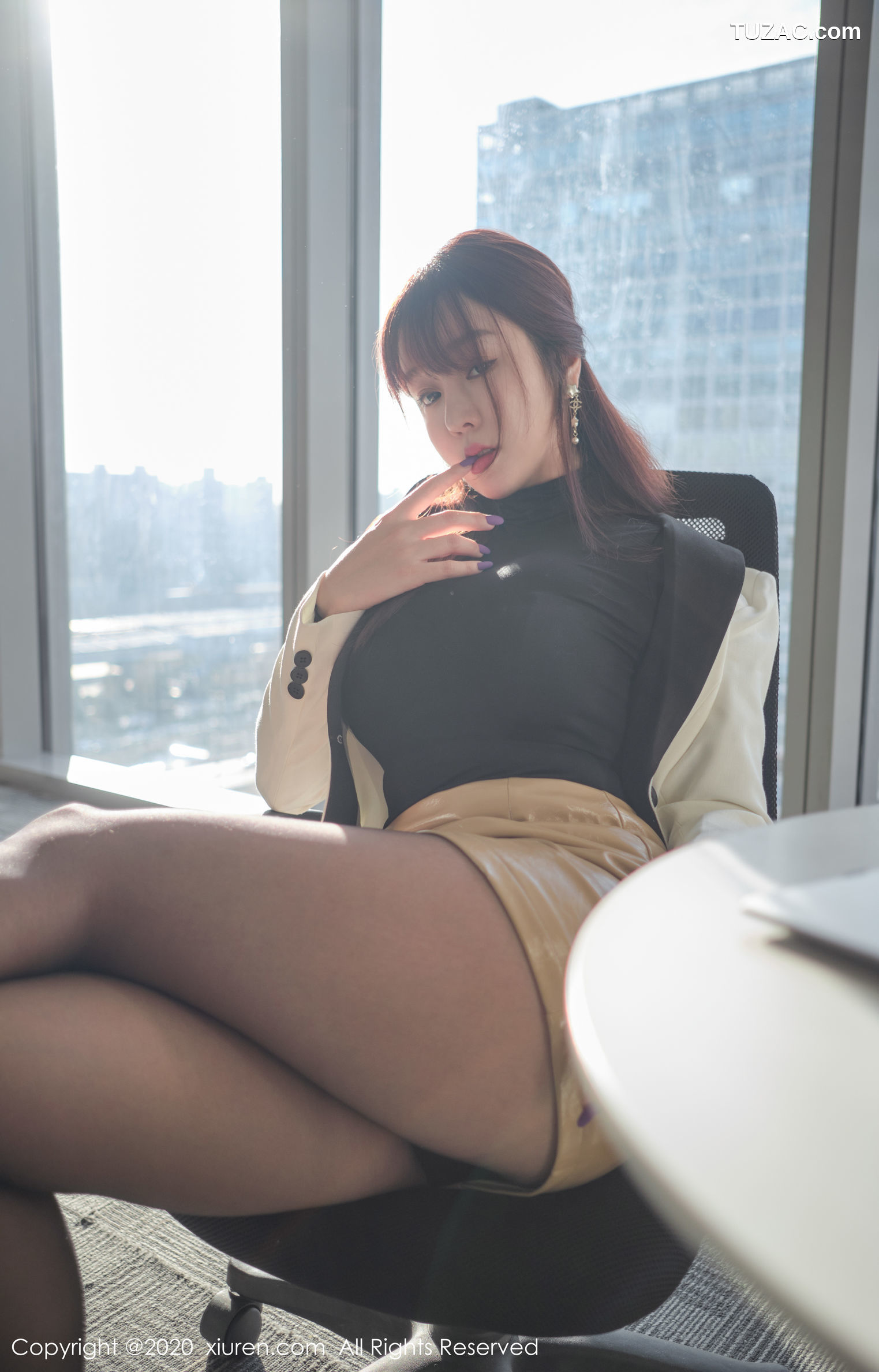 XiuRen秀人网-2259-王雨纯-《秘书制服诱惑》-2020.05.19