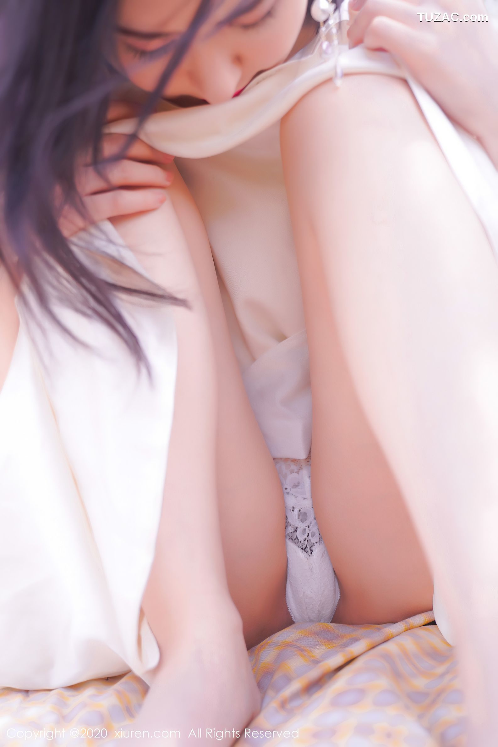 XiuRen秀人网-2297-沈梦瑶-《室外草地外景吊裙系列》-2020.07.07