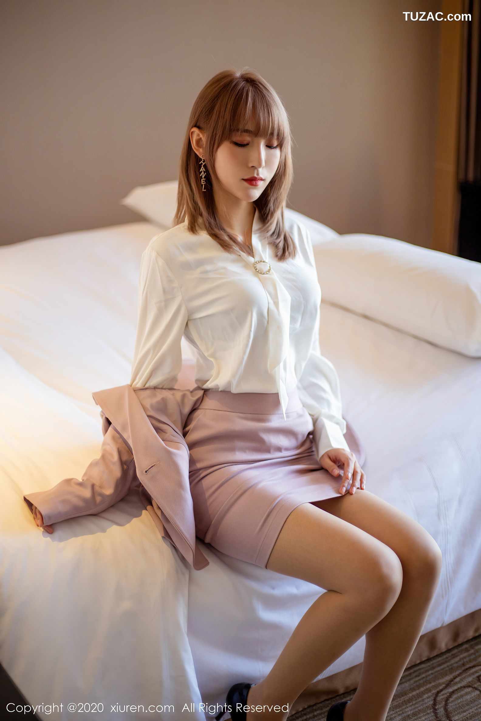 XiuRen秀人网-2304-周慕汐Fairy-《职场西装系列》-2020.07.08