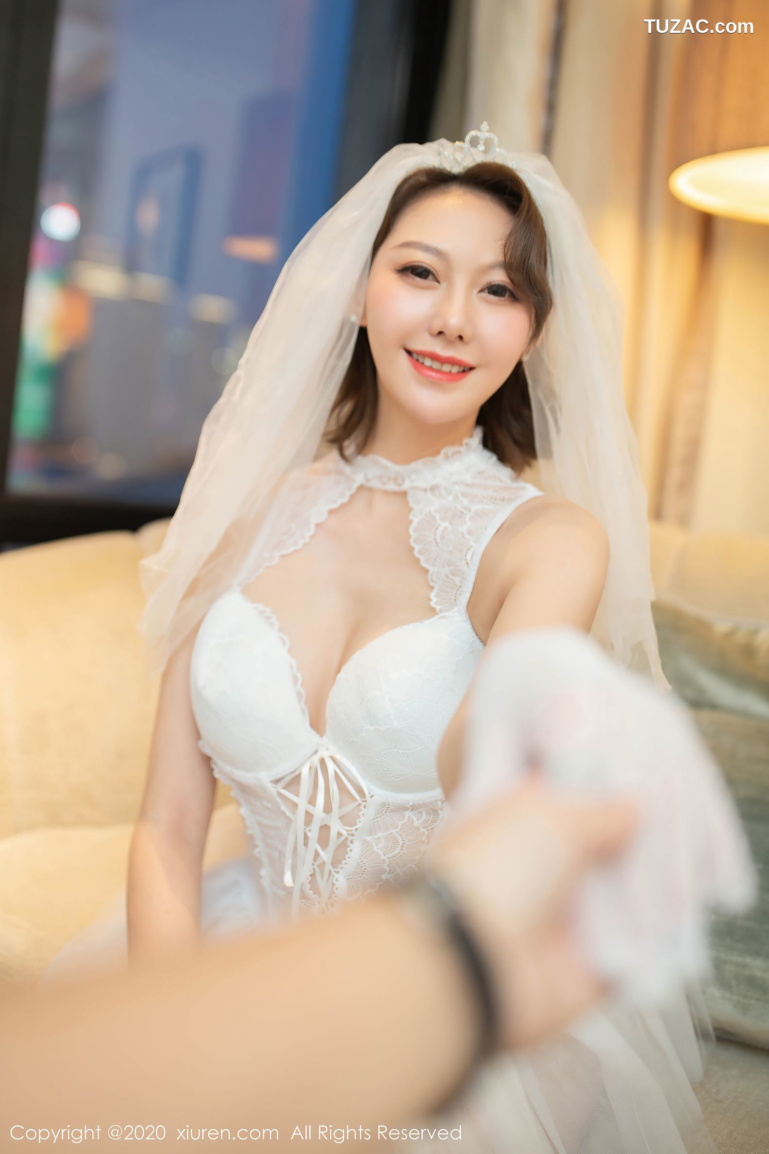 XiuRen秀人网-2328-艺轩-《唯美曼妙婚纱系列》-2020.07.14