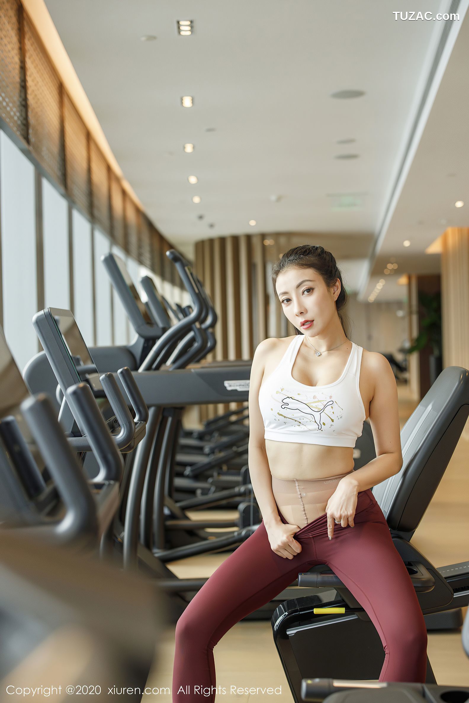 XiuRen秀人网-2332-果儿-《时尚运动内衣与极致丝袜》-2020.07.15