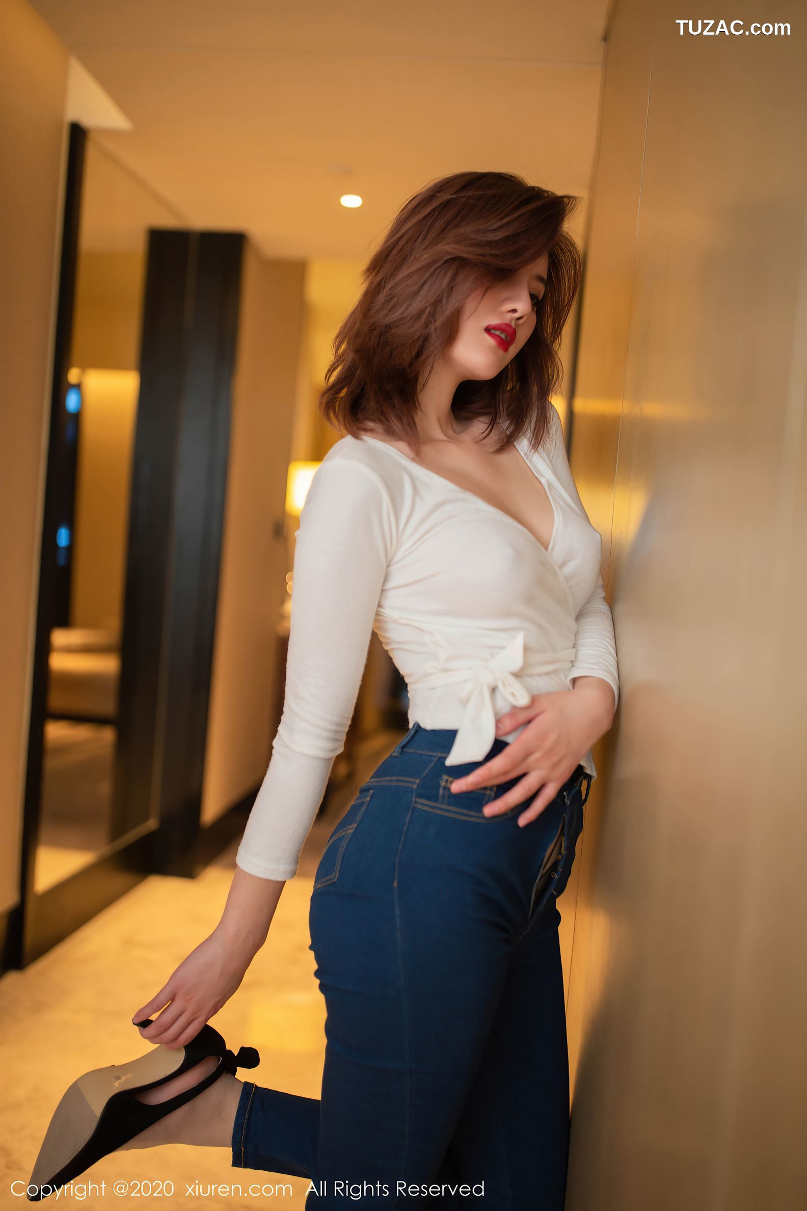 XiuRen秀人网-2334-就是阿朱啊-《牛仔裤主题系列》-2020.07.15