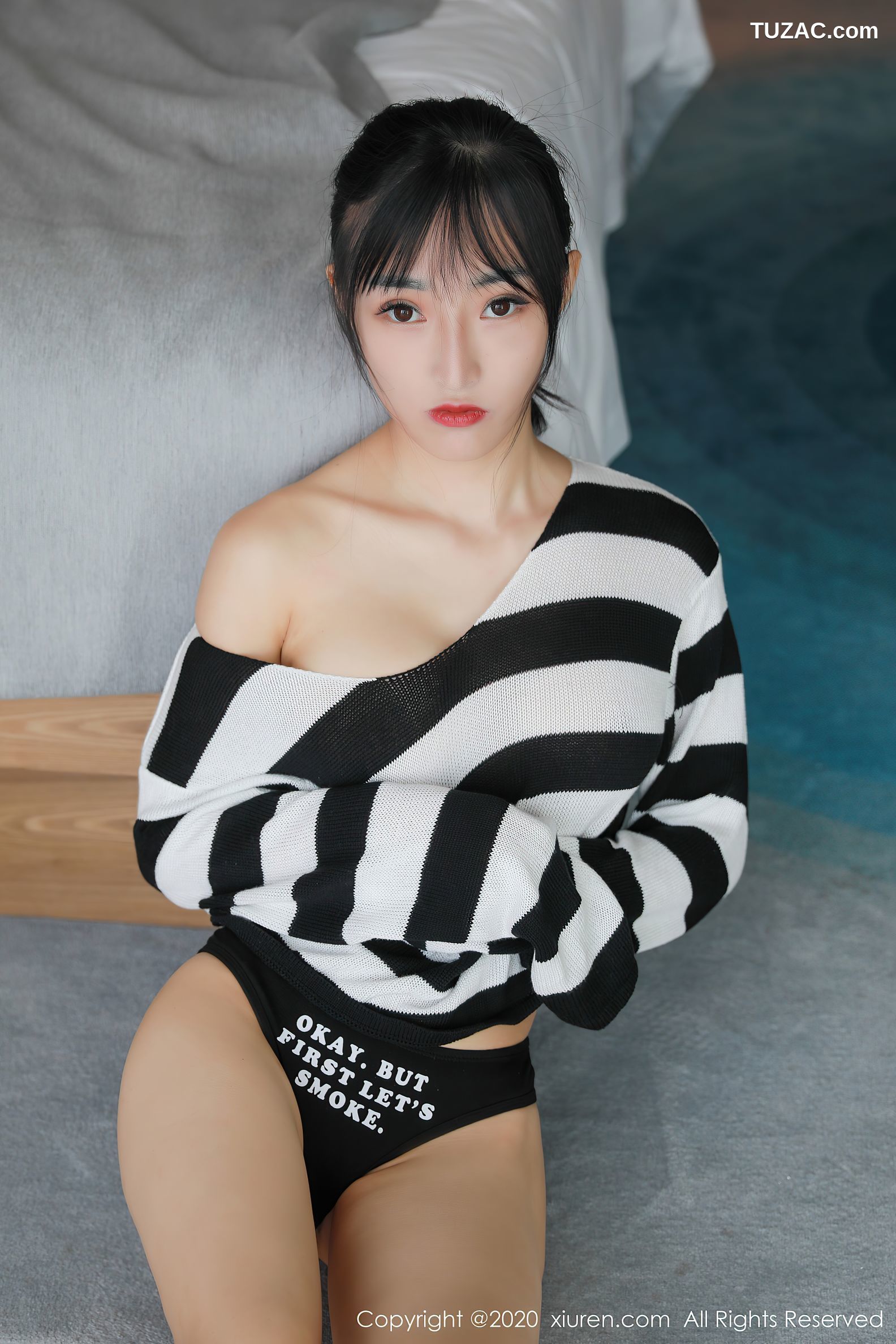 XiuRen秀人网-2364-姬玉露Cc-《热裤加小T恤充满了诱惑力》-2020.07.24