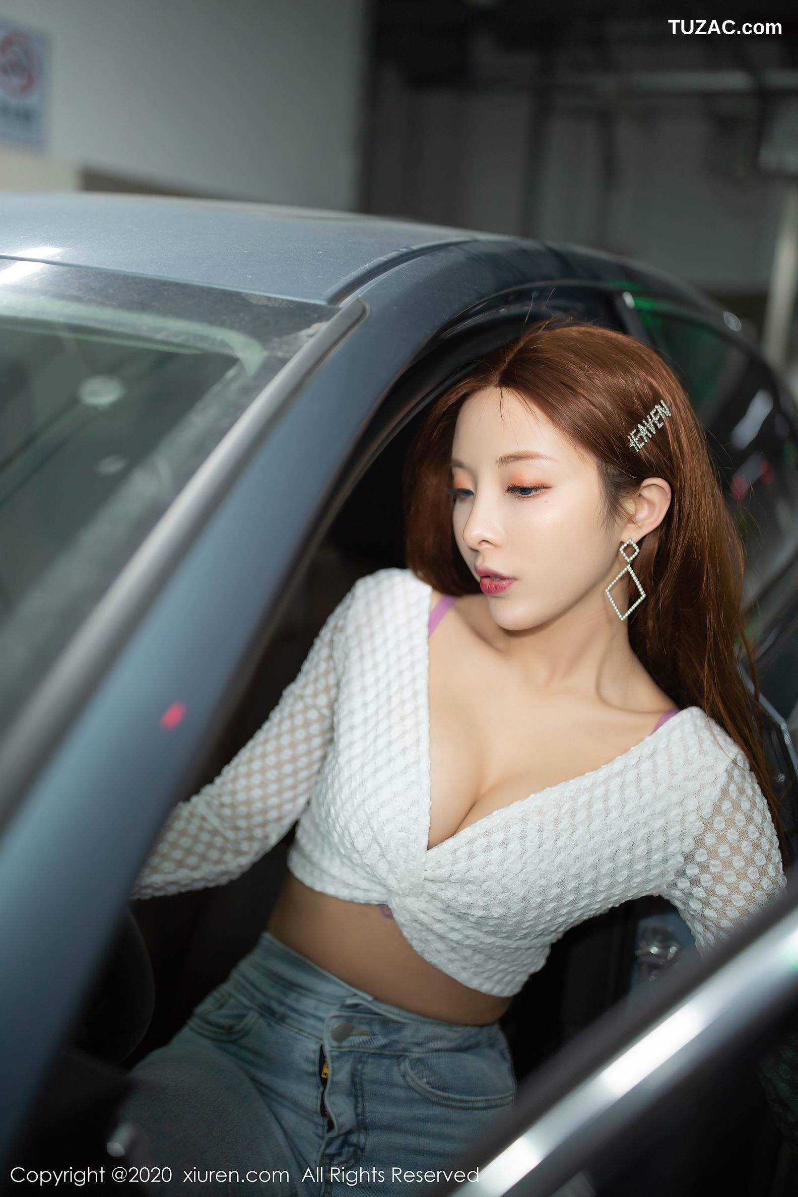 XiuRen秀人网-2374-陈小喵-《停车场车拍主题系列》-2020.07.27
