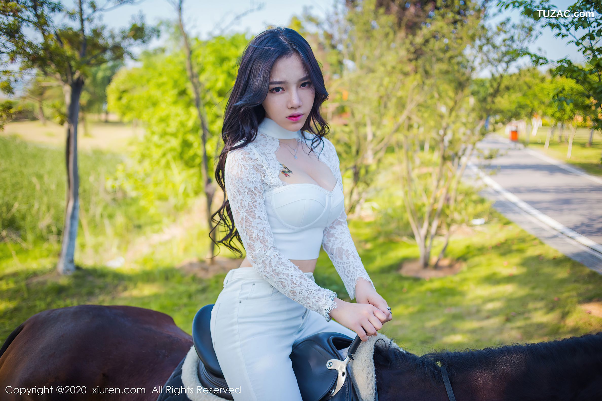 XiuRen秀人网-2380-夏雪爱-《户外JK制服与马术服系列》-2020.07.29