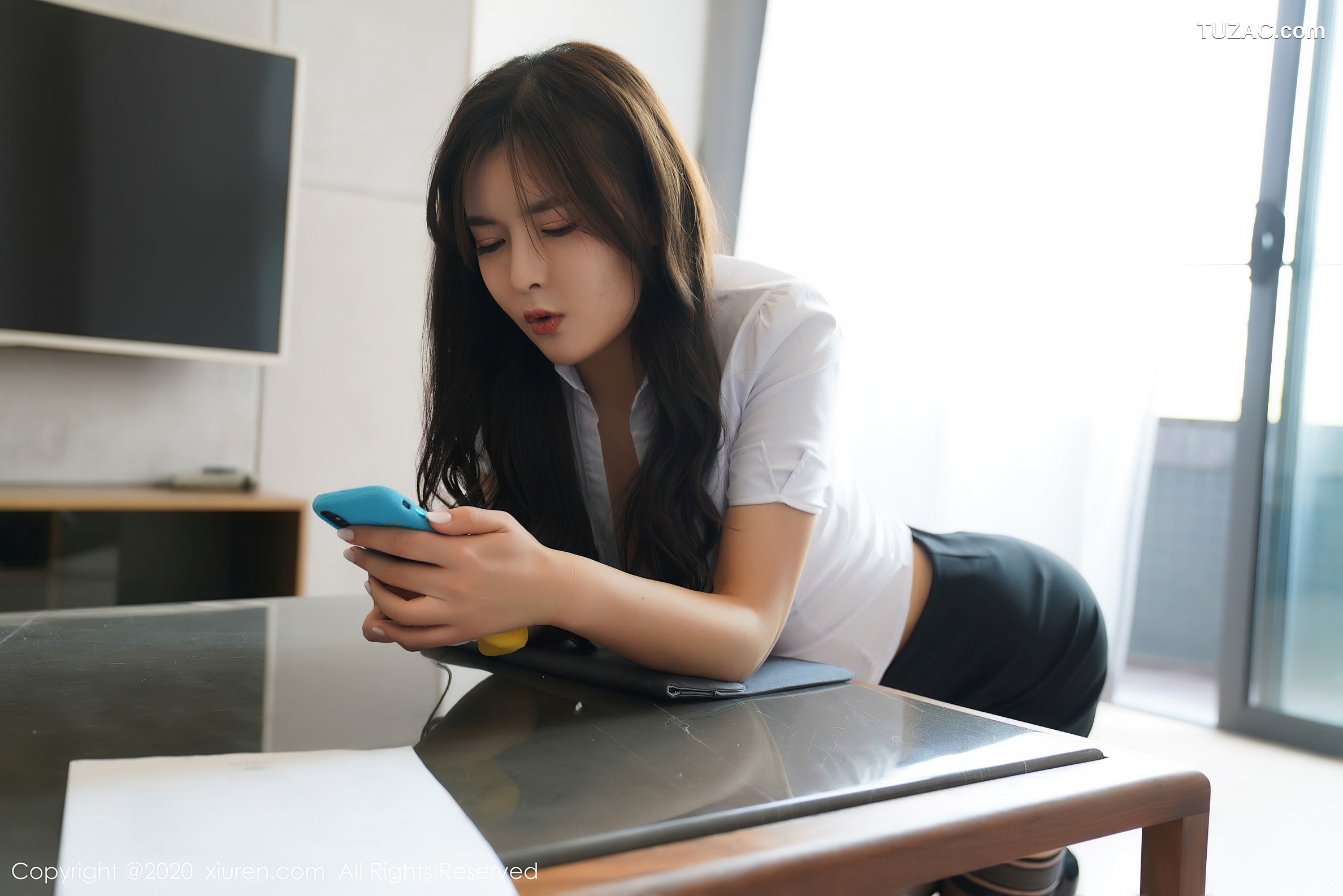 XiuRen秀人网-2381-白露小猪-《经典的职场秘书OL装系列》-2020.07.29