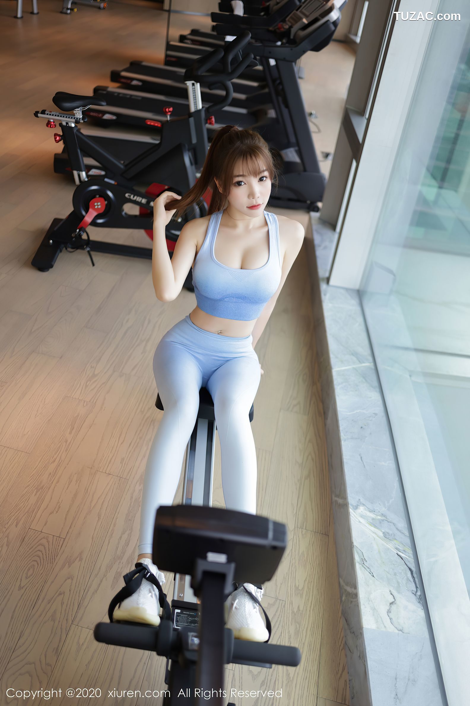 XiuRen秀人网-2391-芝芝-《运动内衣下健美的魔鬼身材》-2020.07.31