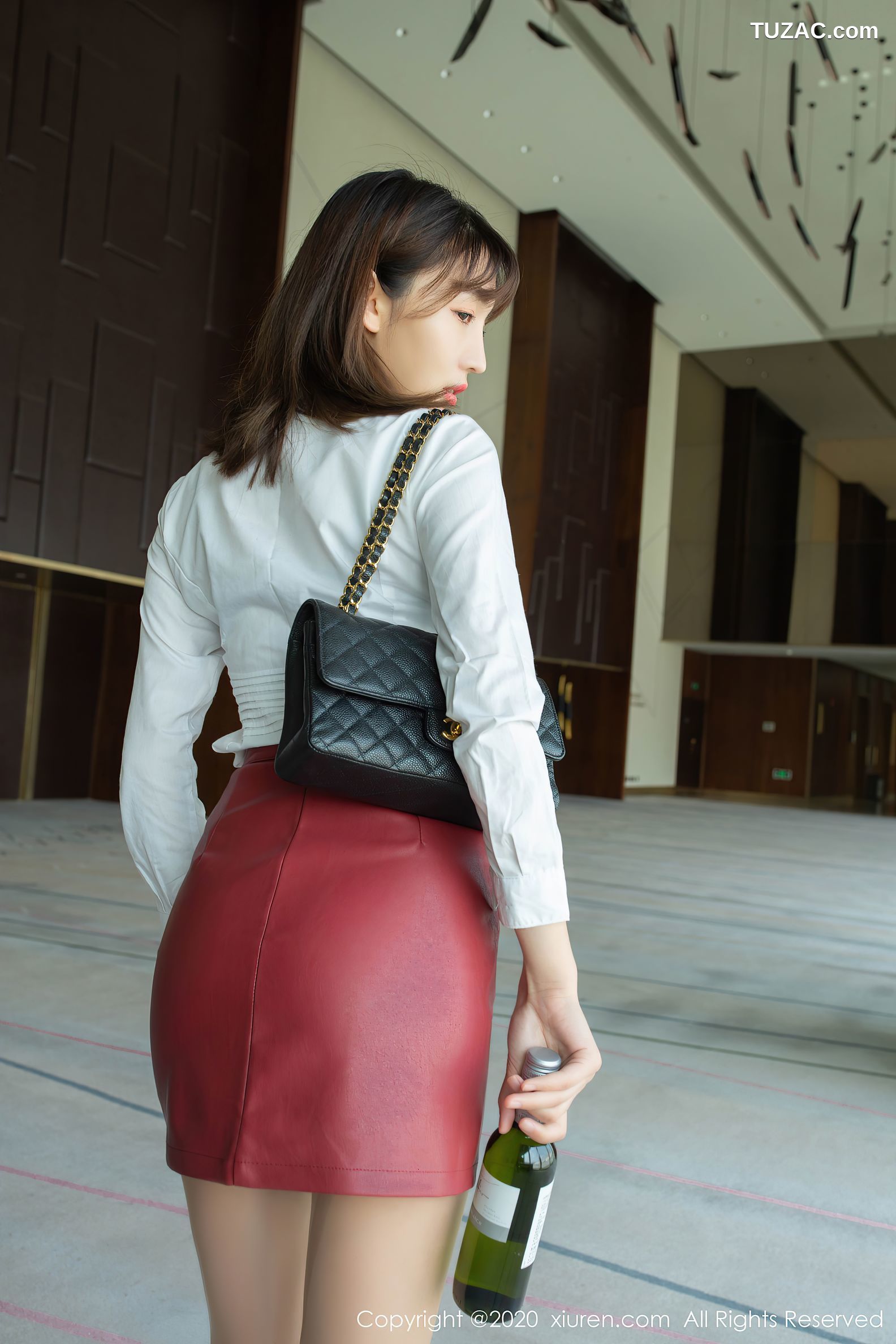 XiuRen秀人网-2393-陆萱萱-《酒后女孩主题系列》-2020.07.31