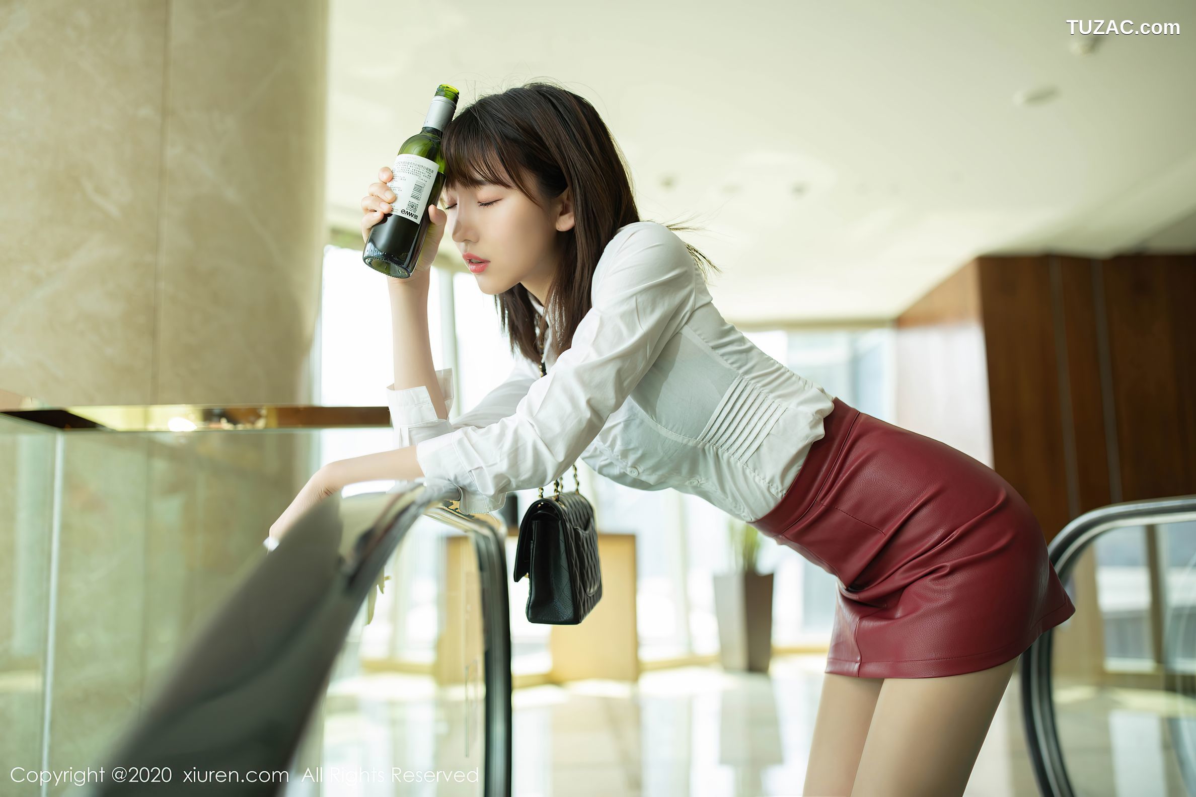 XiuRen秀人网-2393-陆萱萱-《酒后女孩主题系列》-2020.07.31