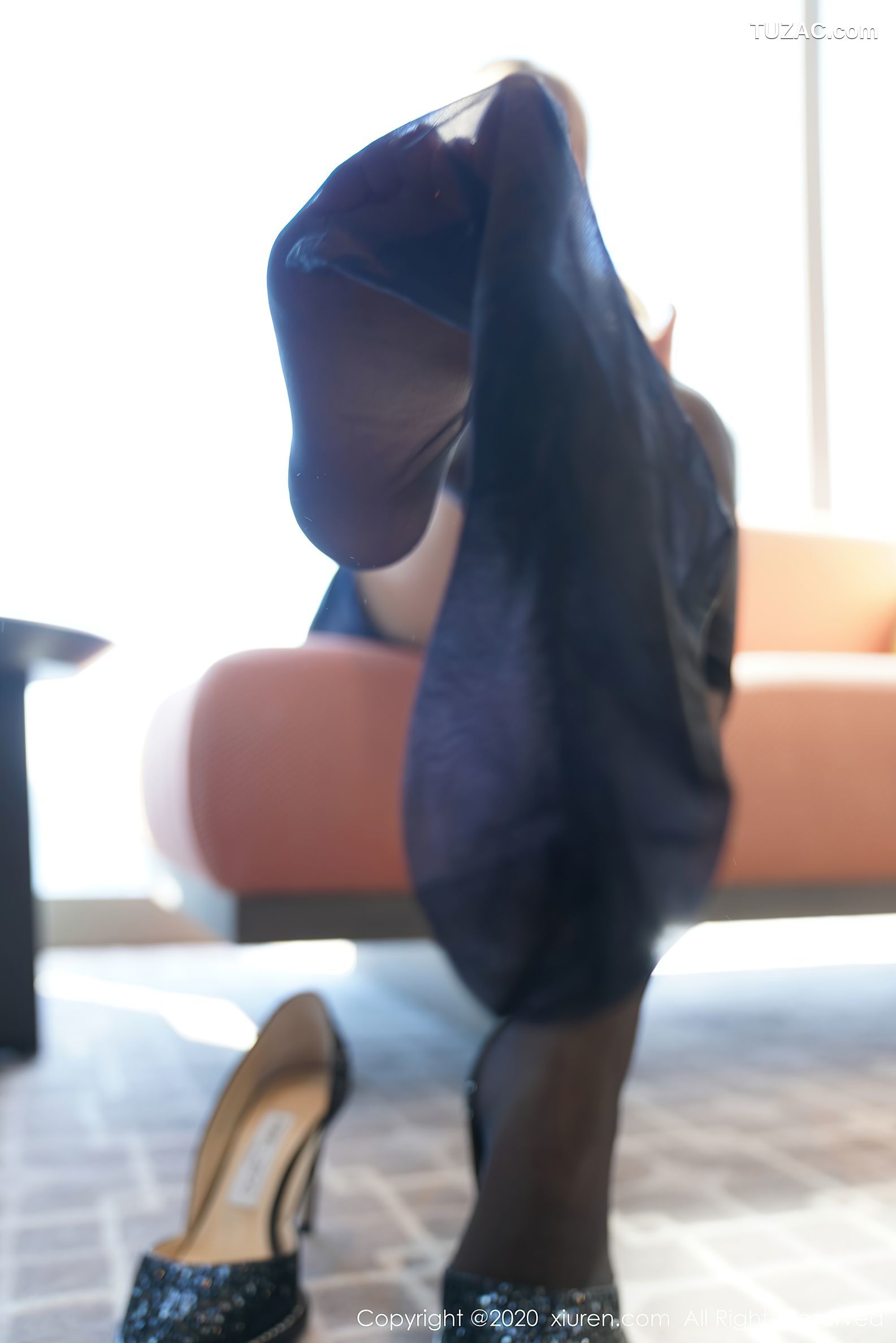 XiuRen秀人网-2396-柴婉艺-《性感职业制服OL酒店写真》-2020.08.03