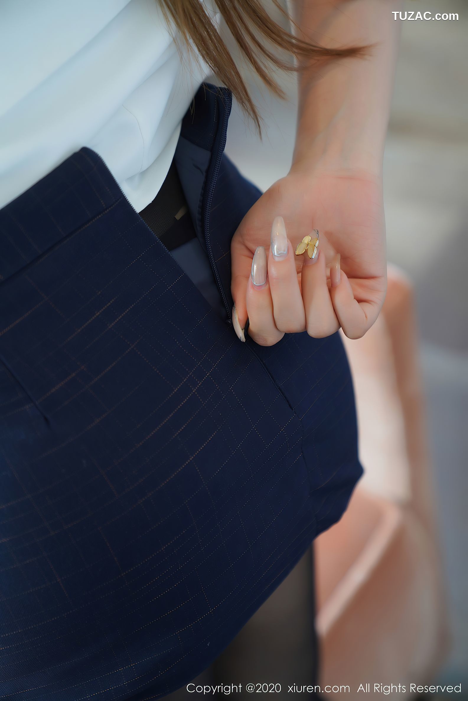 XiuRen秀人网-2396-柴婉艺-《性感职业制服OL酒店写真》-2020.08.03