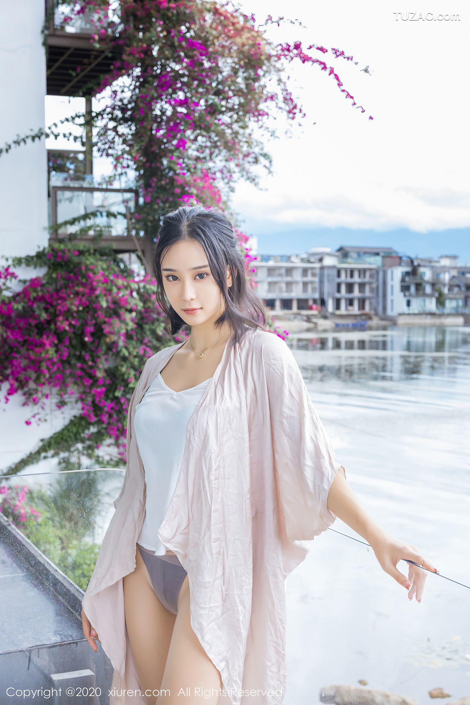 XiuRen秀人网-2426-蓝夏Akasha-《白色吊带与朦胧丝袜的极致魅惑》-2020.08.11