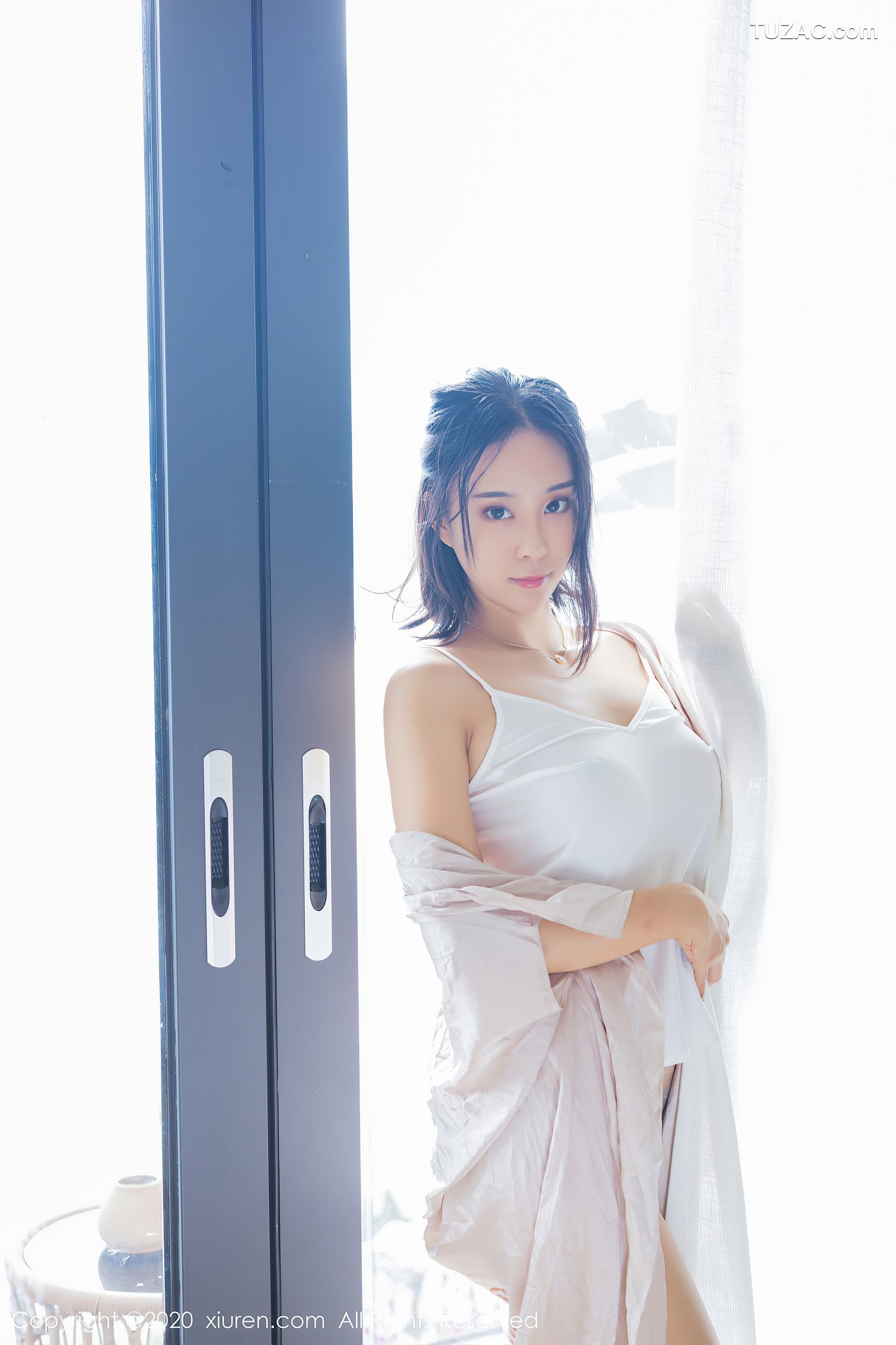 XiuRen秀人网-2426-蓝夏Akasha-《白色吊带与朦胧丝袜的极致魅惑》-2020.08.11