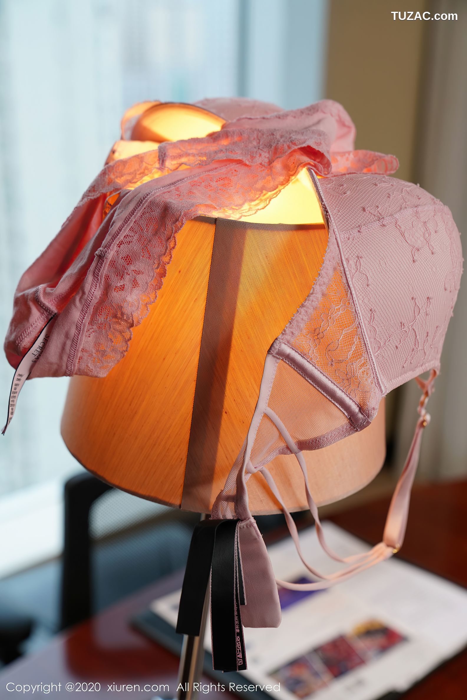 XiuRen秀人网-2437-模特-《模特》-2020.08.13