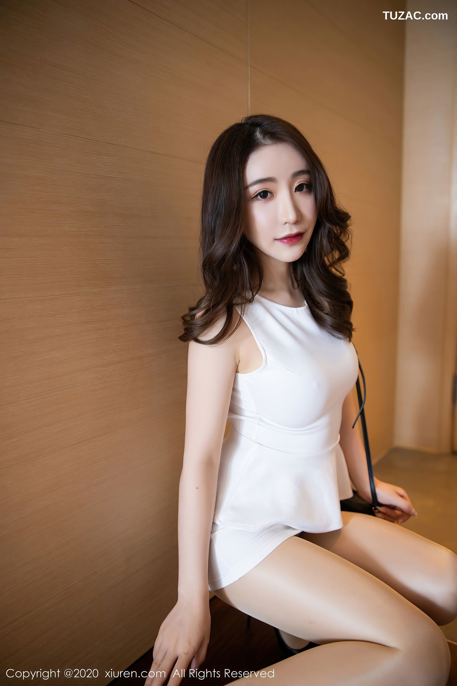 XiuRen秀人网-2441-绯月樱-《丝袜玉足修长曼妙》-2020.08.13