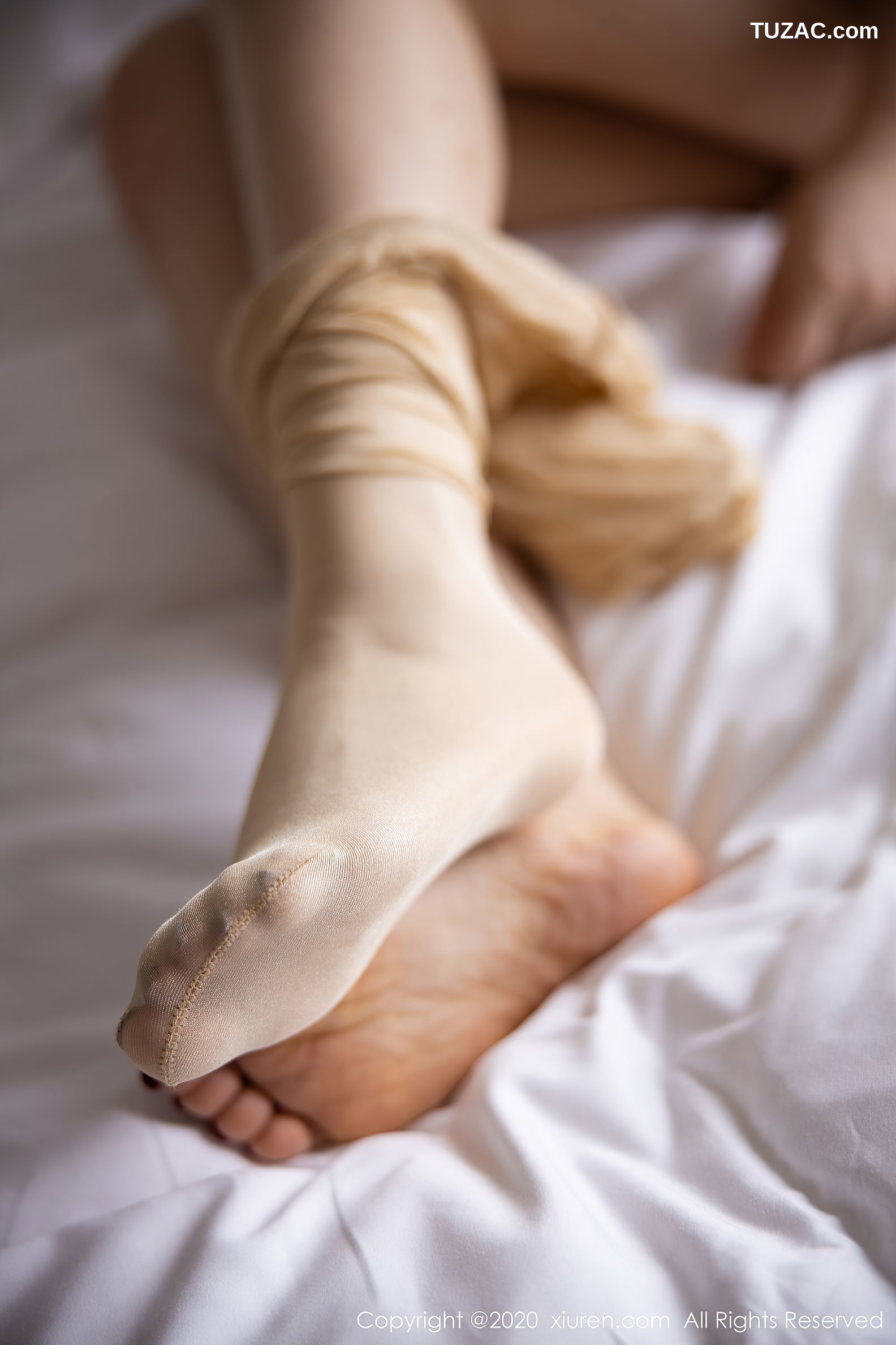 XiuRen秀人网-2441-绯月樱-《丝袜玉足修长曼妙》-2020.08.13