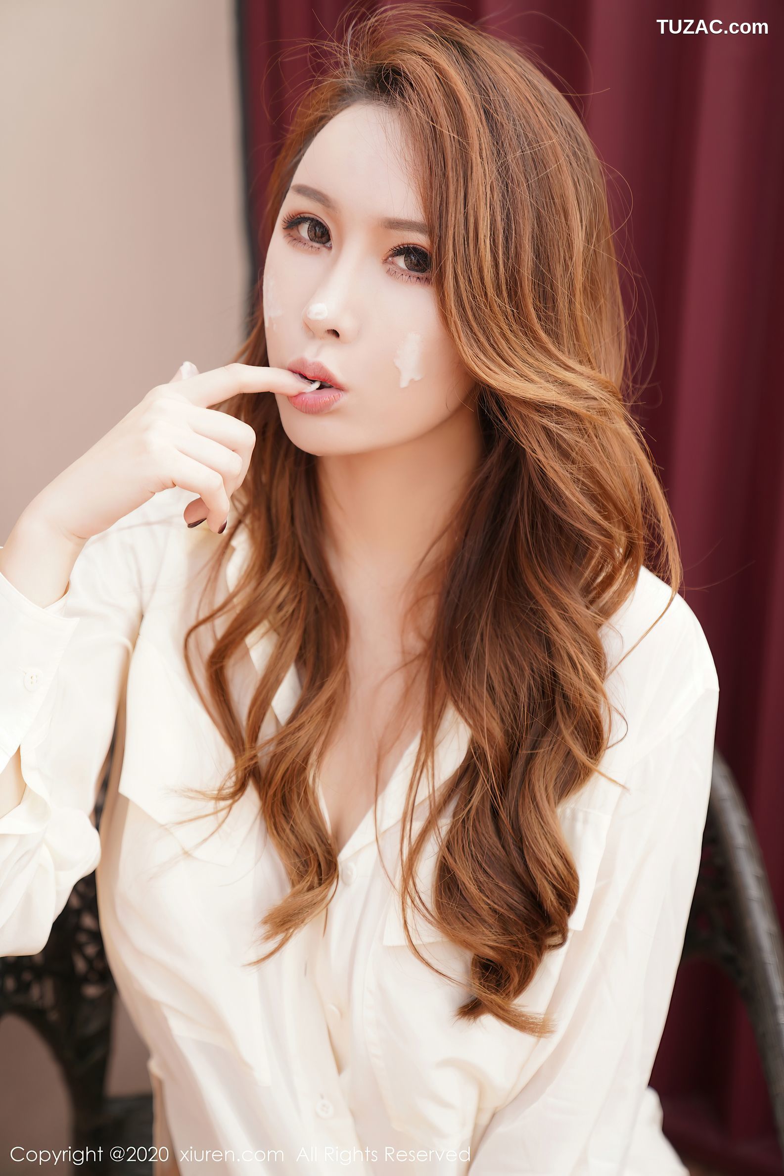 XiuRen秀人网-2482-尤妮丝-《穿衬衫的美女》-2020.08.25