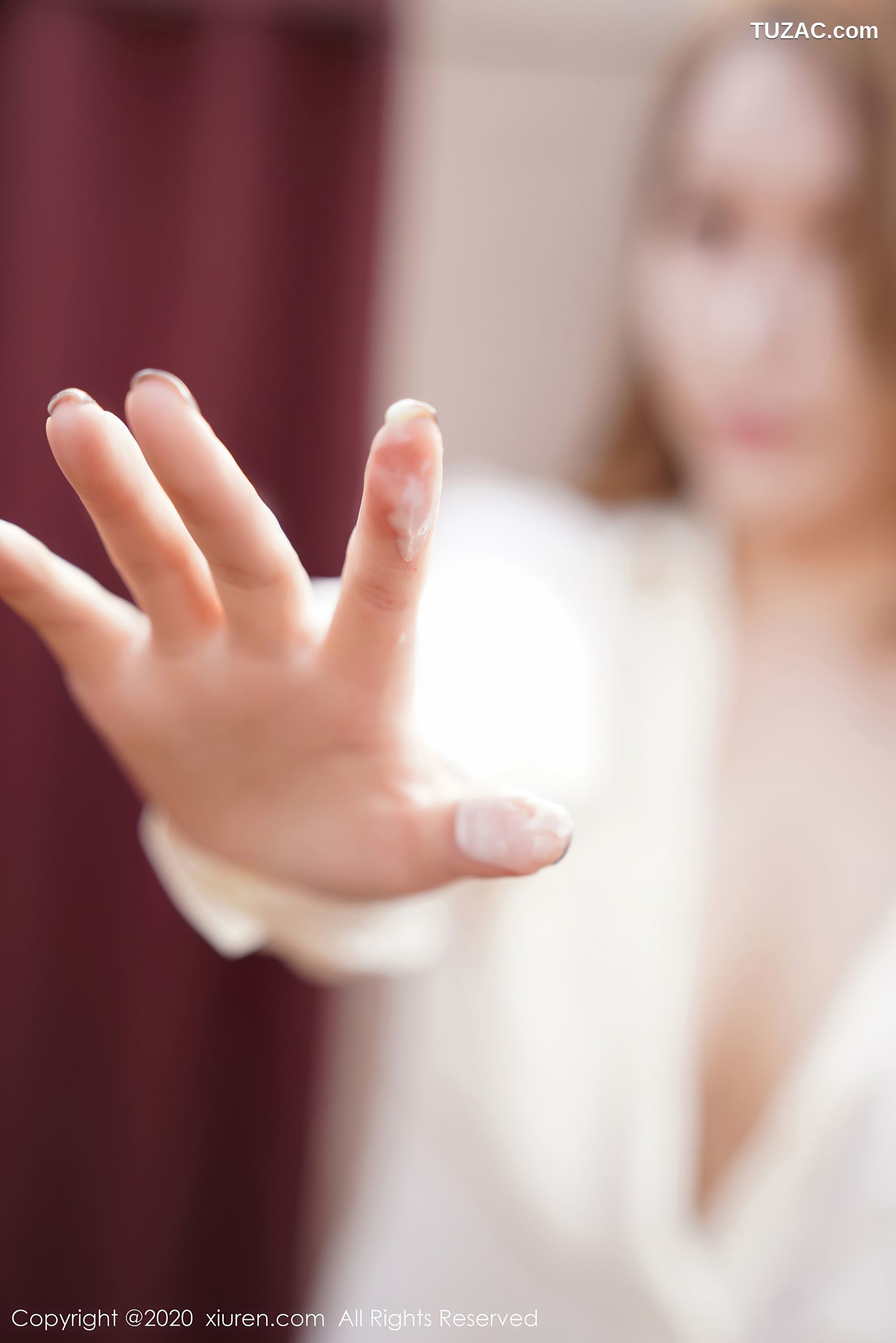 XiuRen秀人网-2482-尤妮丝-《穿衬衫的美女》-2020.08.25