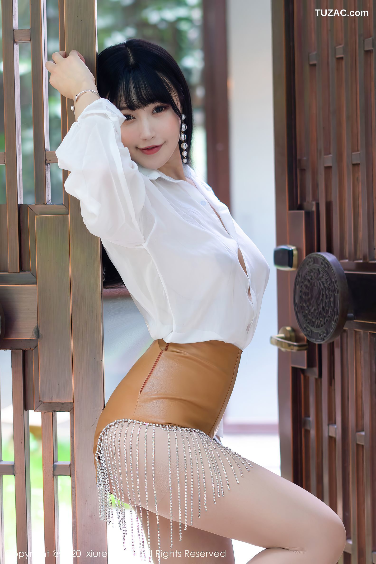 XiuRen秀人网-2519-朱可儿-《经典的白衬衫与飒爽皮裤》-2020.09.02