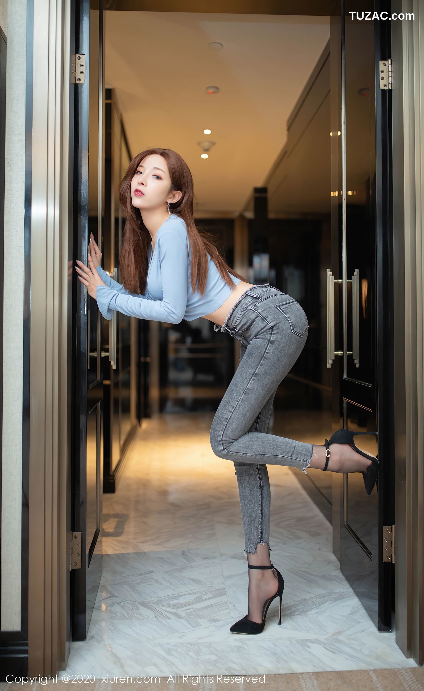 XiuRen秀人网-2563-陈小喵-《牛仔裤主题系列》-2020.09.15