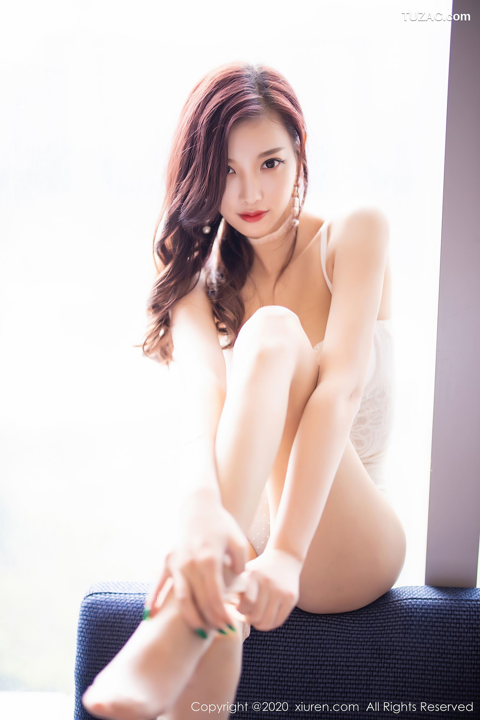 XiuRen秀人网-2567-杨晨晨-《白色的服饰在通透的私房下》-2020.09.16