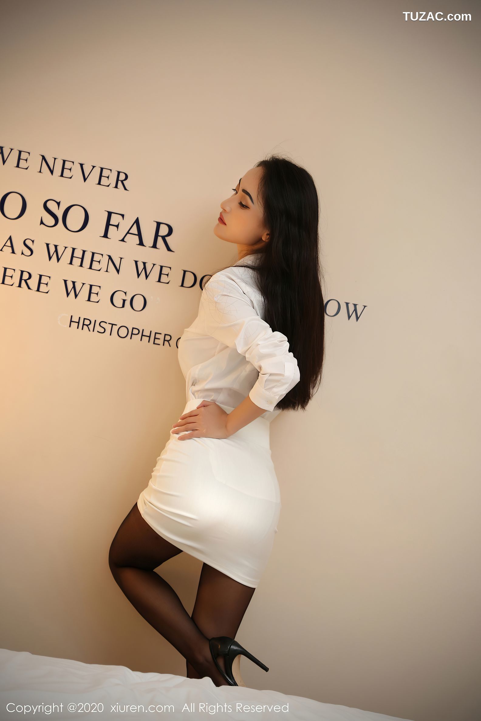 XiuRen秀人网-2569-陈舒羽-《经典的白衬衫黑丝美腿系列》-2020.09.17