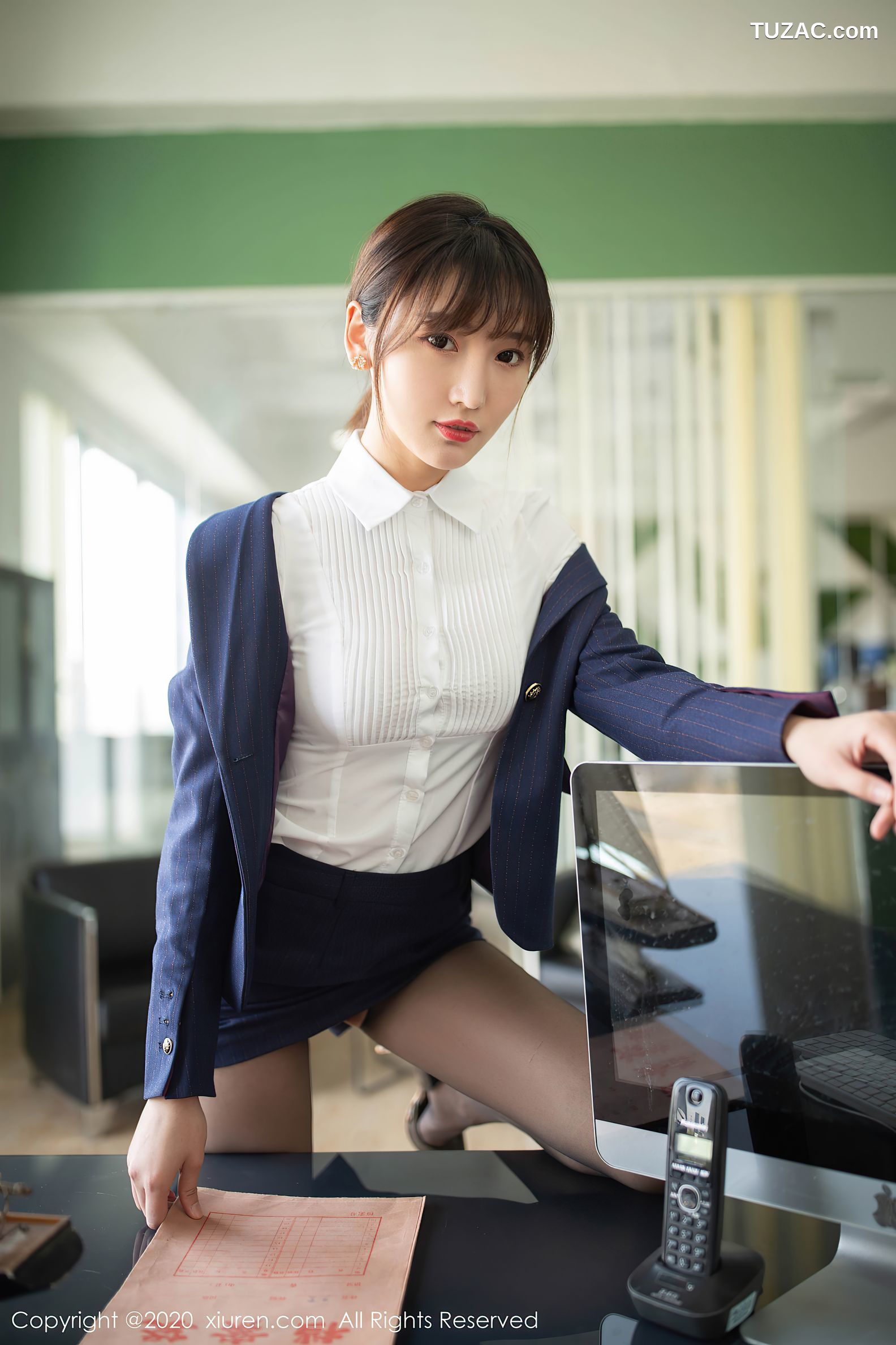 XiuRen秀人网-2577-陆萱萱-《Boss办公室主题写真》-2020.09.18