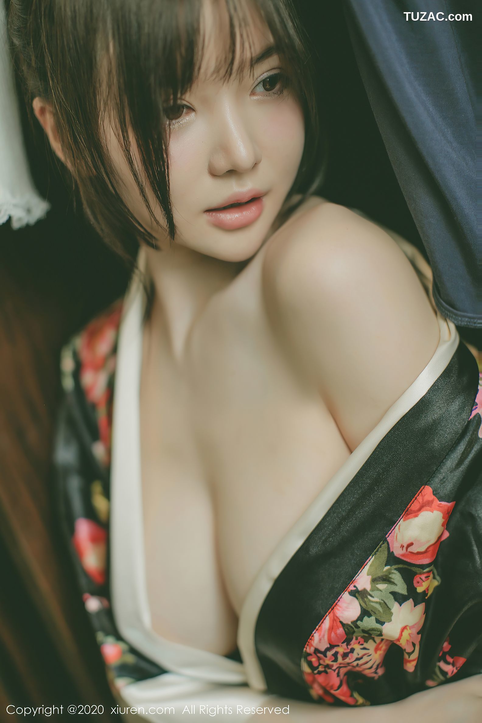 XiuRen秀人网-2581-糯美子-《色彩艳丽的和服》-2020.09.21