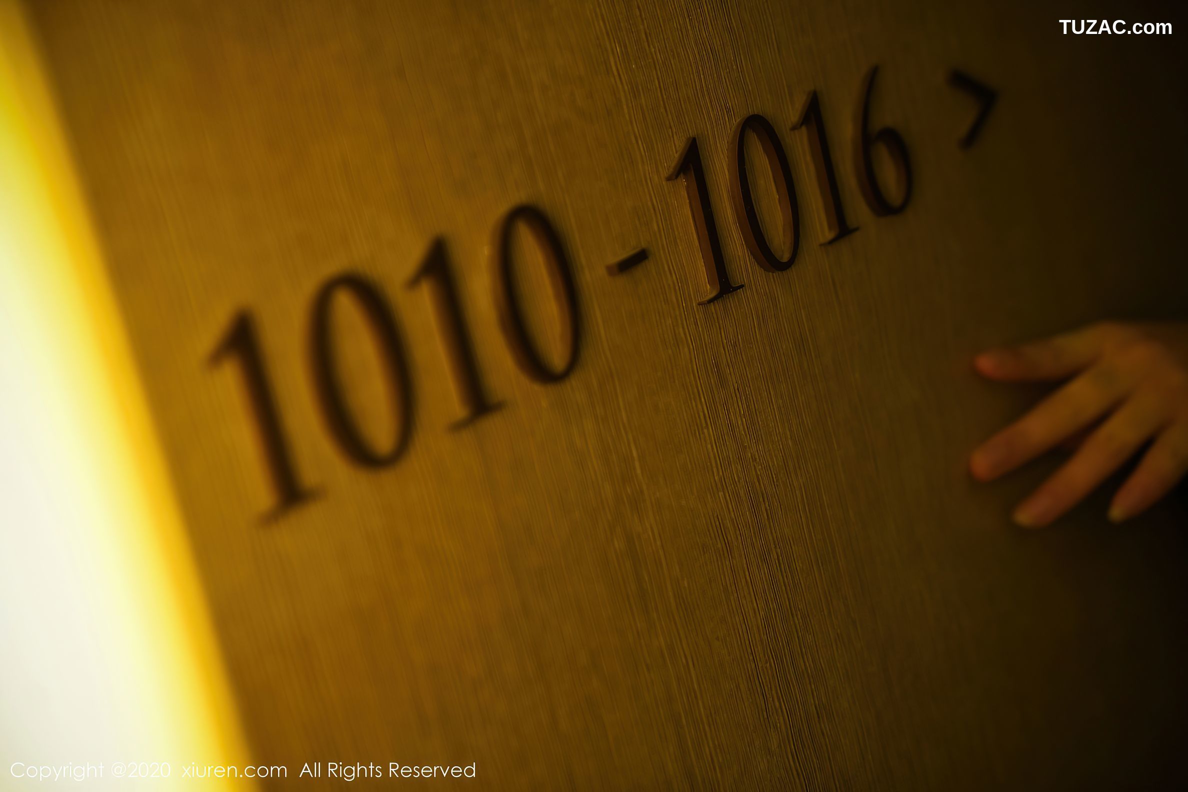 XiuRen秀人网-2628-美七Mia-《酒店剧情Ol制服系列》-2020.10.09