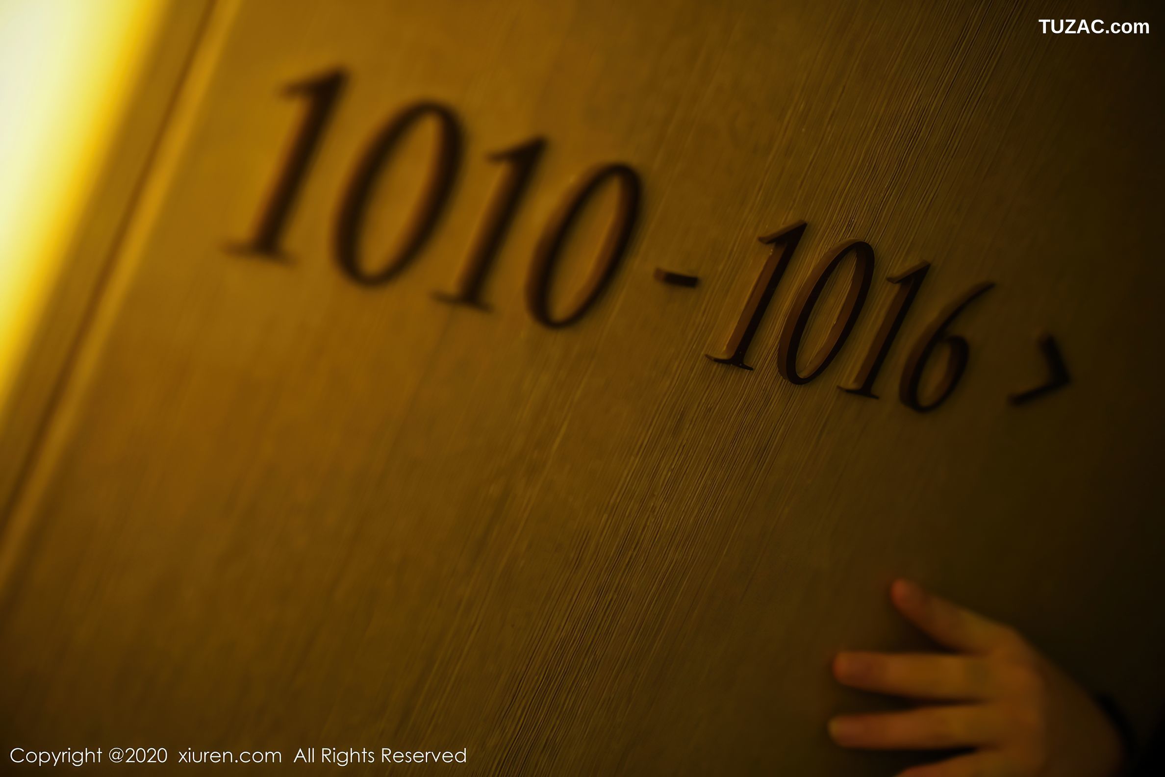 XiuRen秀人网-2628-美七Mia-《酒店剧情Ol制服系列》-2020.10.09