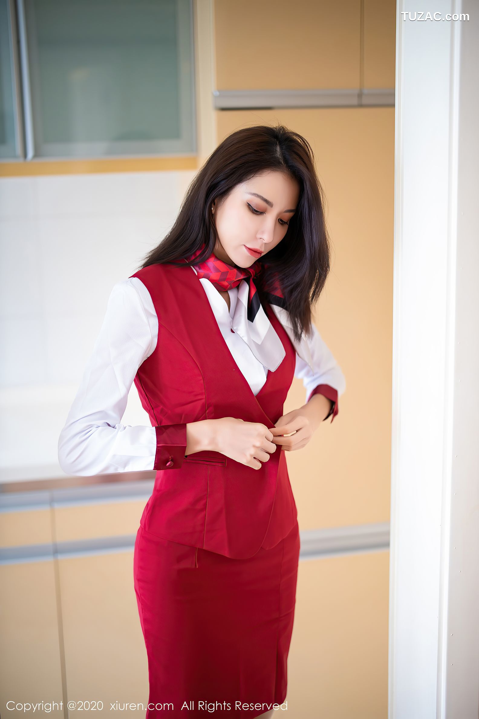 XiuRen秀人网-2640-Carry-《自于Cary乘务长专属服务》-2020.10.12