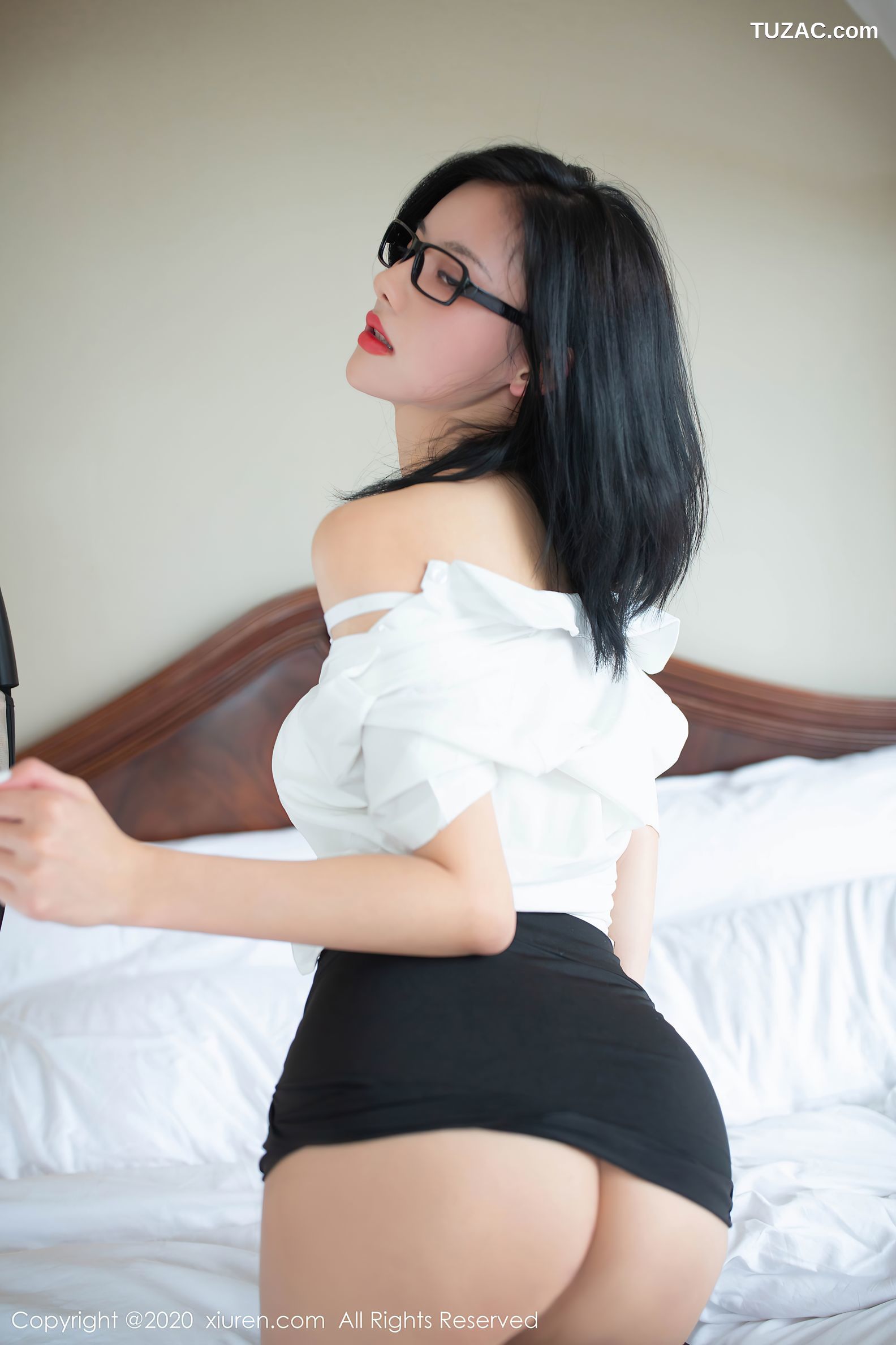 XiuRen秀人网-2658-就是阿朱啊-《家访老师主题写真》-2020.10.15