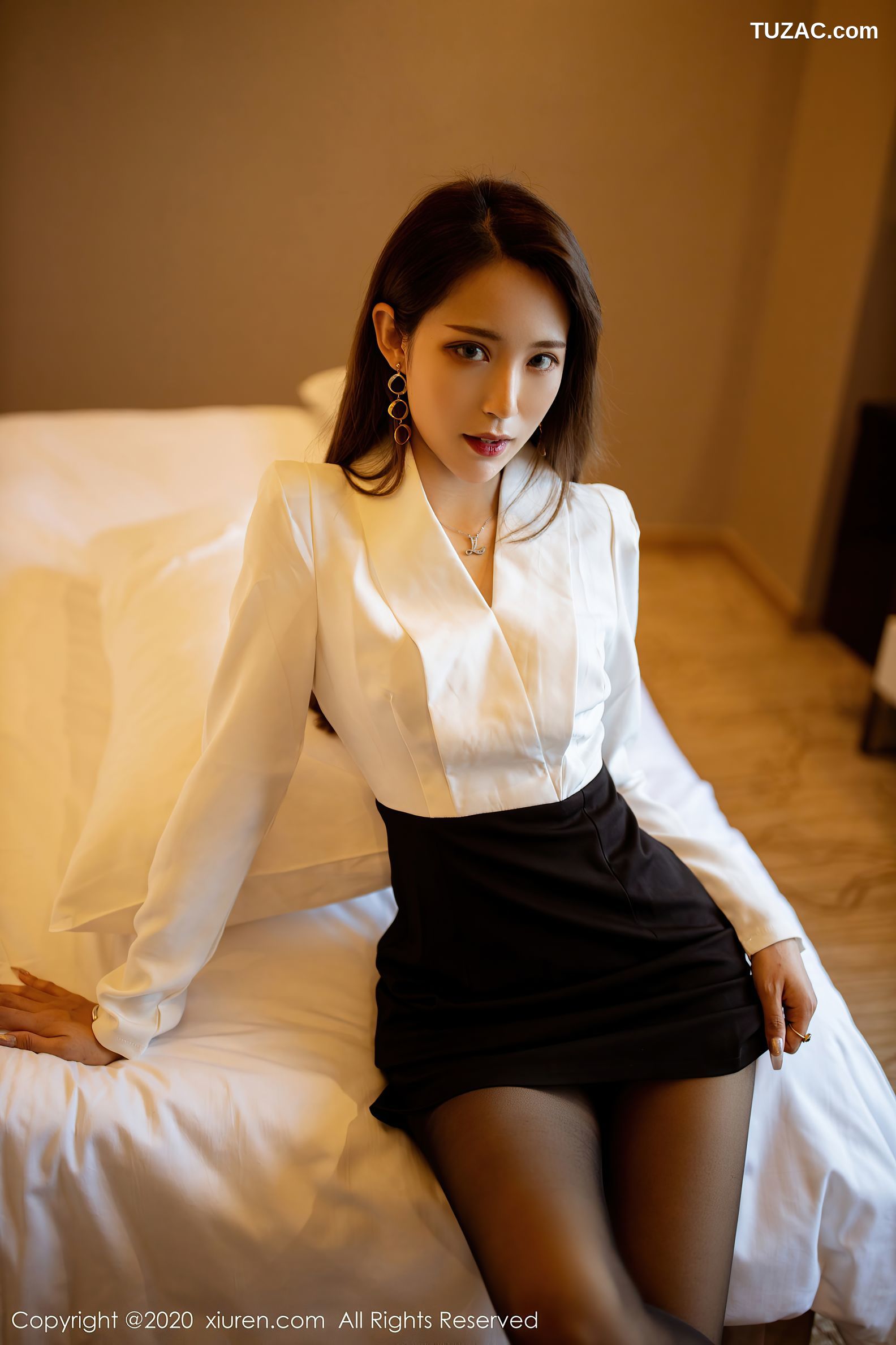 XiuRen秀人网-2662-周慕汐Fairy-《经典的职场制服OL系列》-2020.10.16