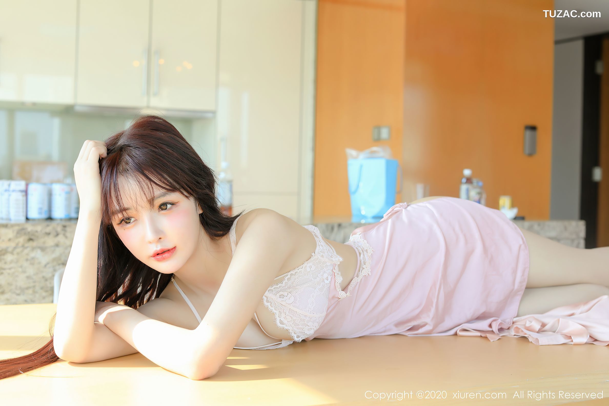 XiuRen秀人网-2666-南初妹妹-《身材曼妙多姿的妹子》-2020.10.19