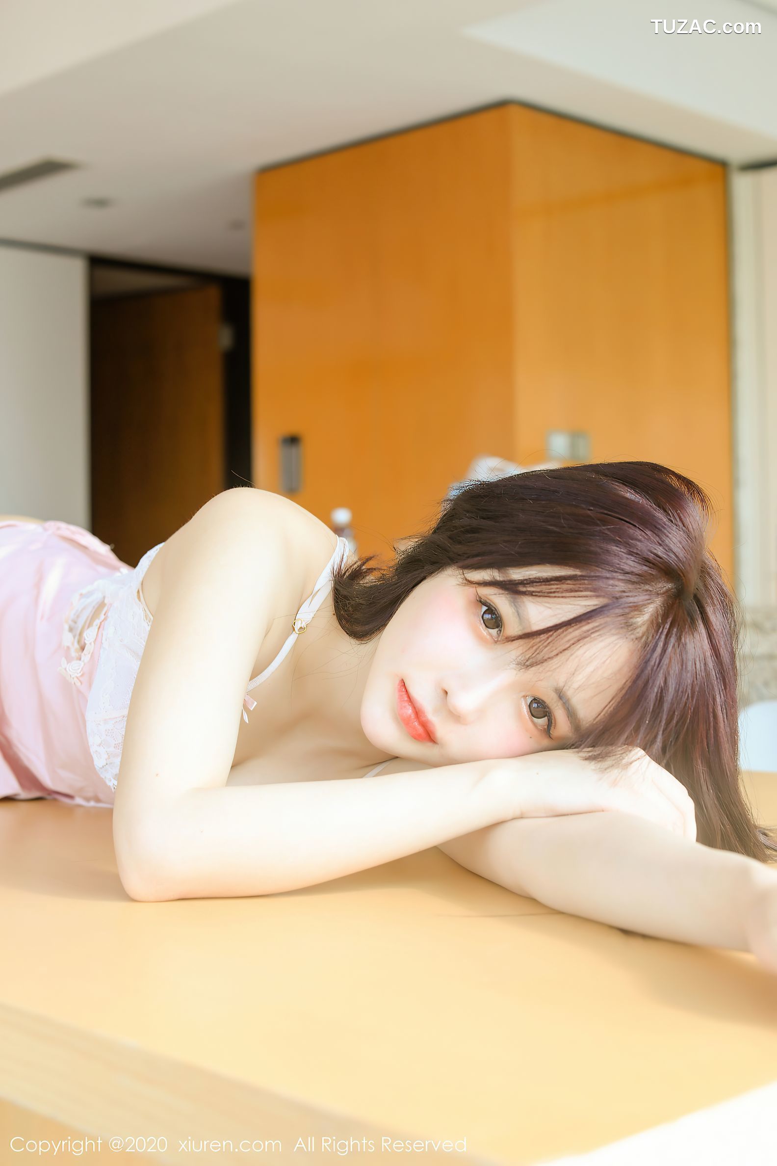 XiuRen秀人网-2666-南初妹妹-《身材曼妙多姿的妹子》-2020.10.19