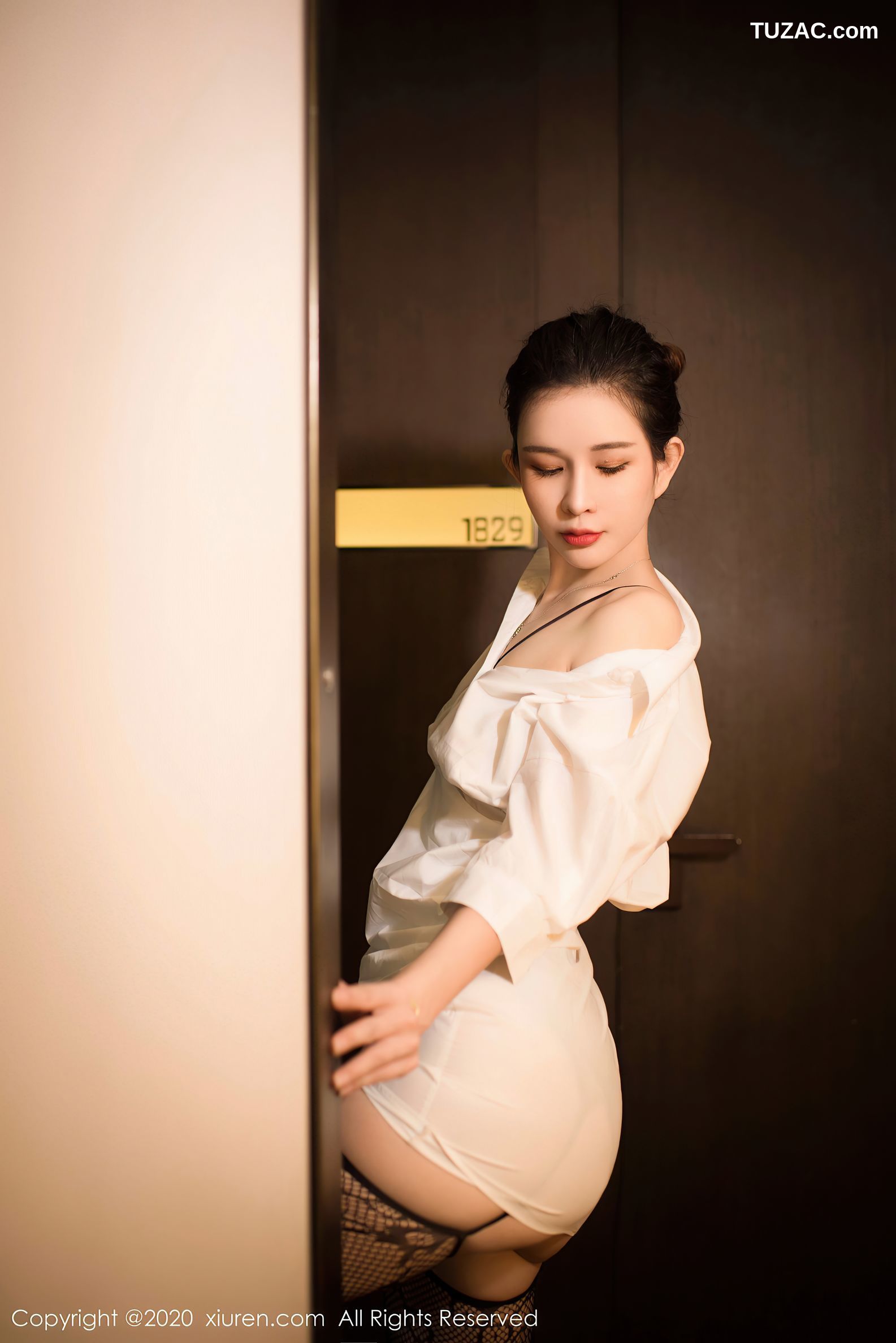 XiuRen秀人网-2684-张雨萌-《浴室里的白色衬衫湿身诱惑》-2020.10.22