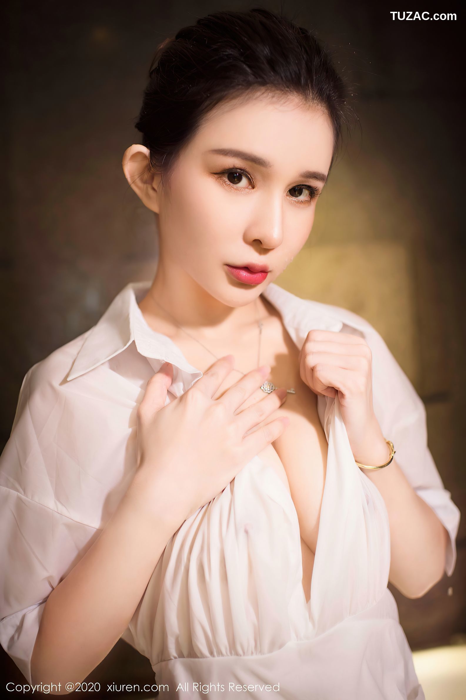 XiuRen秀人网-2684-张雨萌-《浴室里的白色衬衫湿身诱惑》-2020.10.22