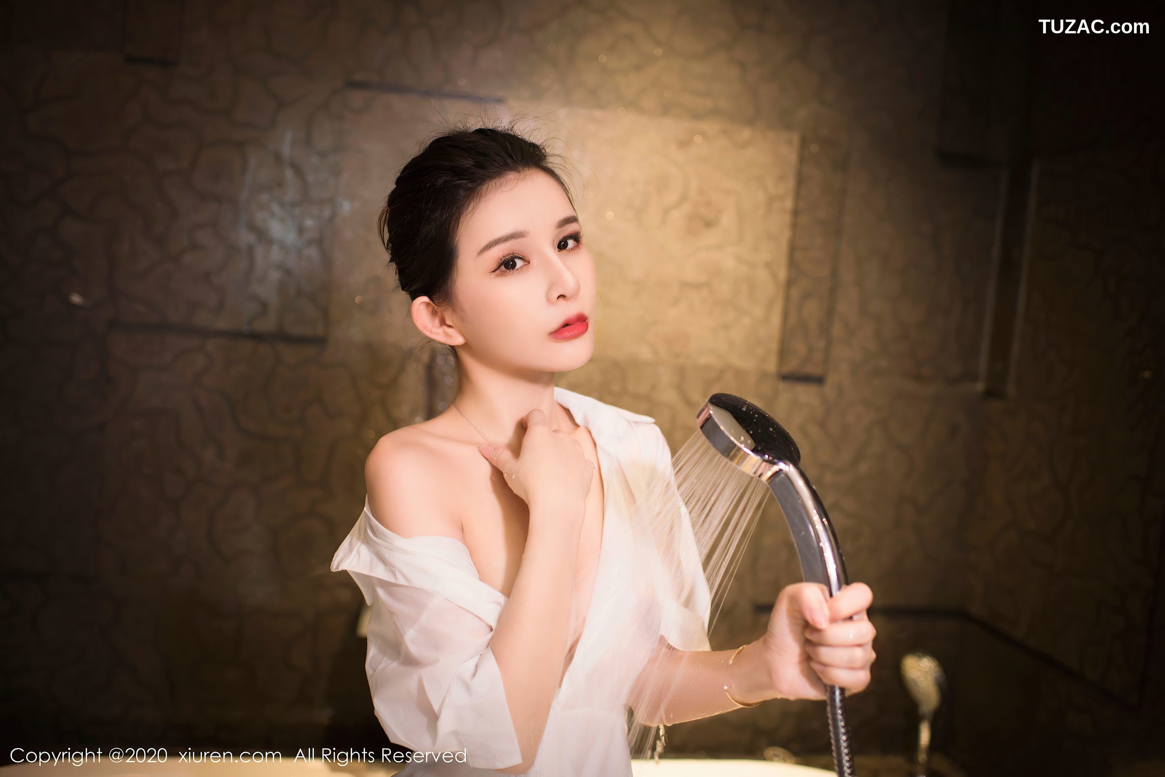 XiuRen秀人网-2684-张雨萌-《浴室里的白色衬衫湿身诱惑》-2020.10.22
