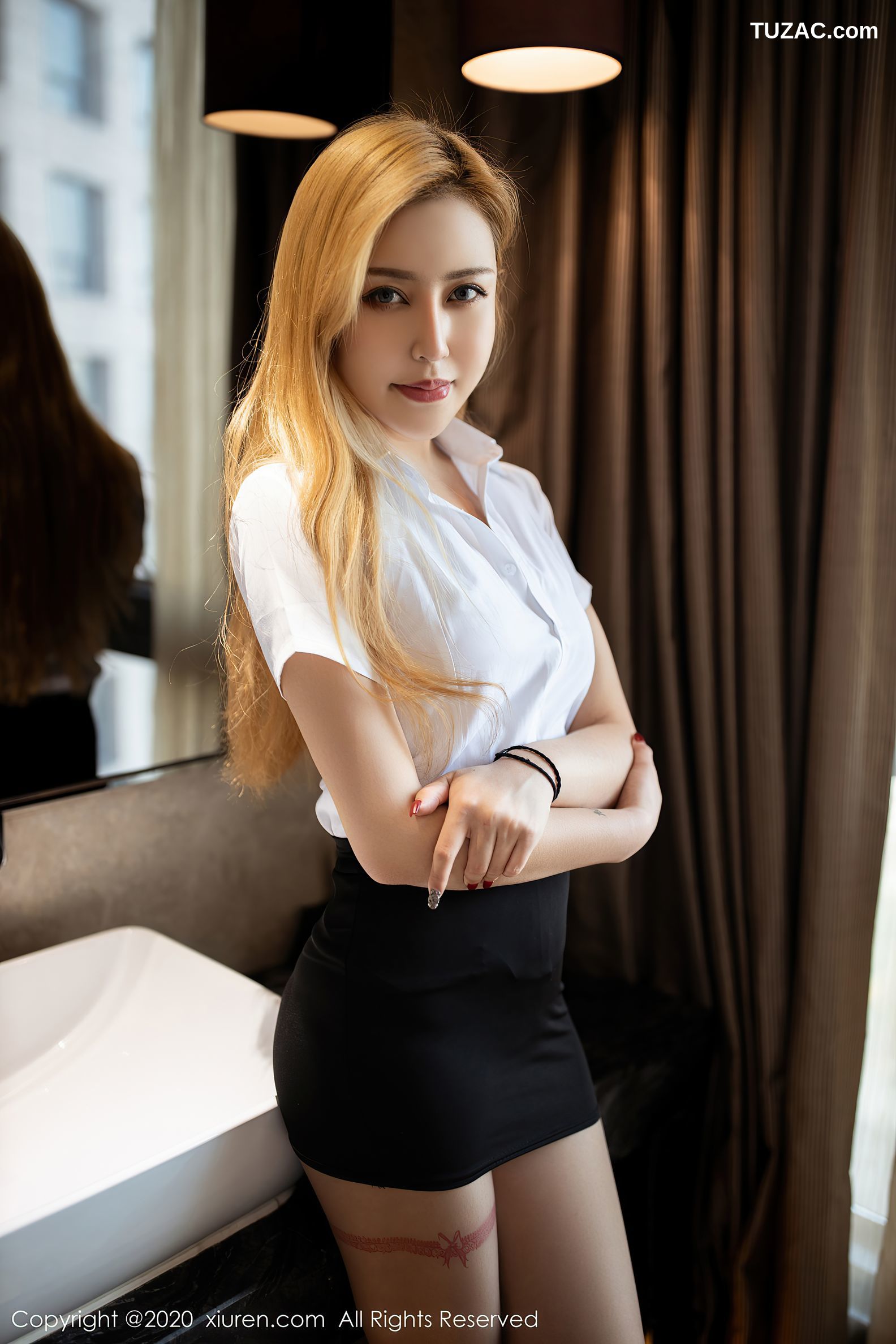 XiuRen秀人网-2685-徐安冉Miki-《性感职场秘书OL系列》-2020.10.22