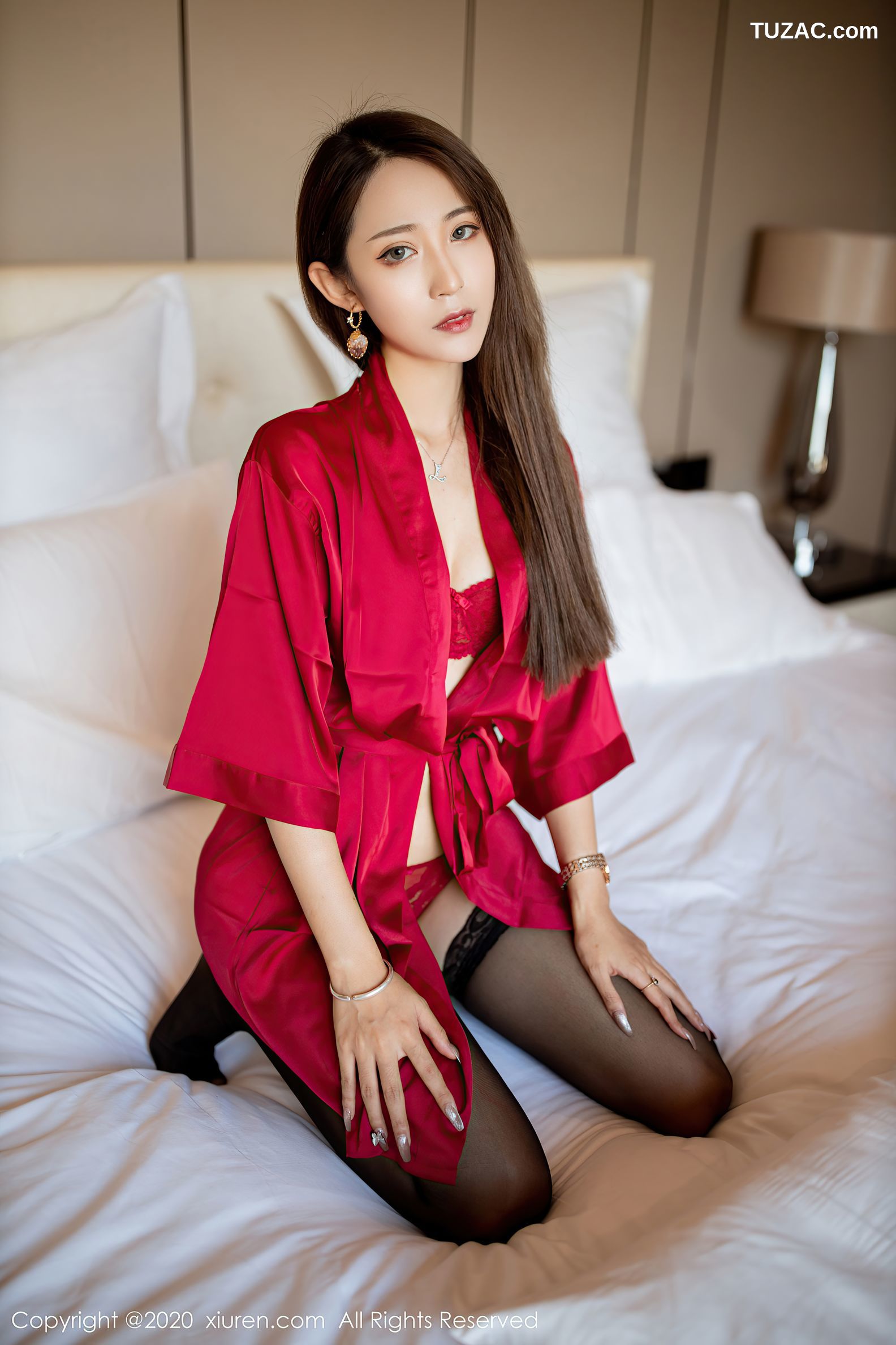 XiuRen秀人网-2691-周慕汐Baby-《猩红睡衣与极致魅惑蕾丝黑丝系列》-2020.10.23