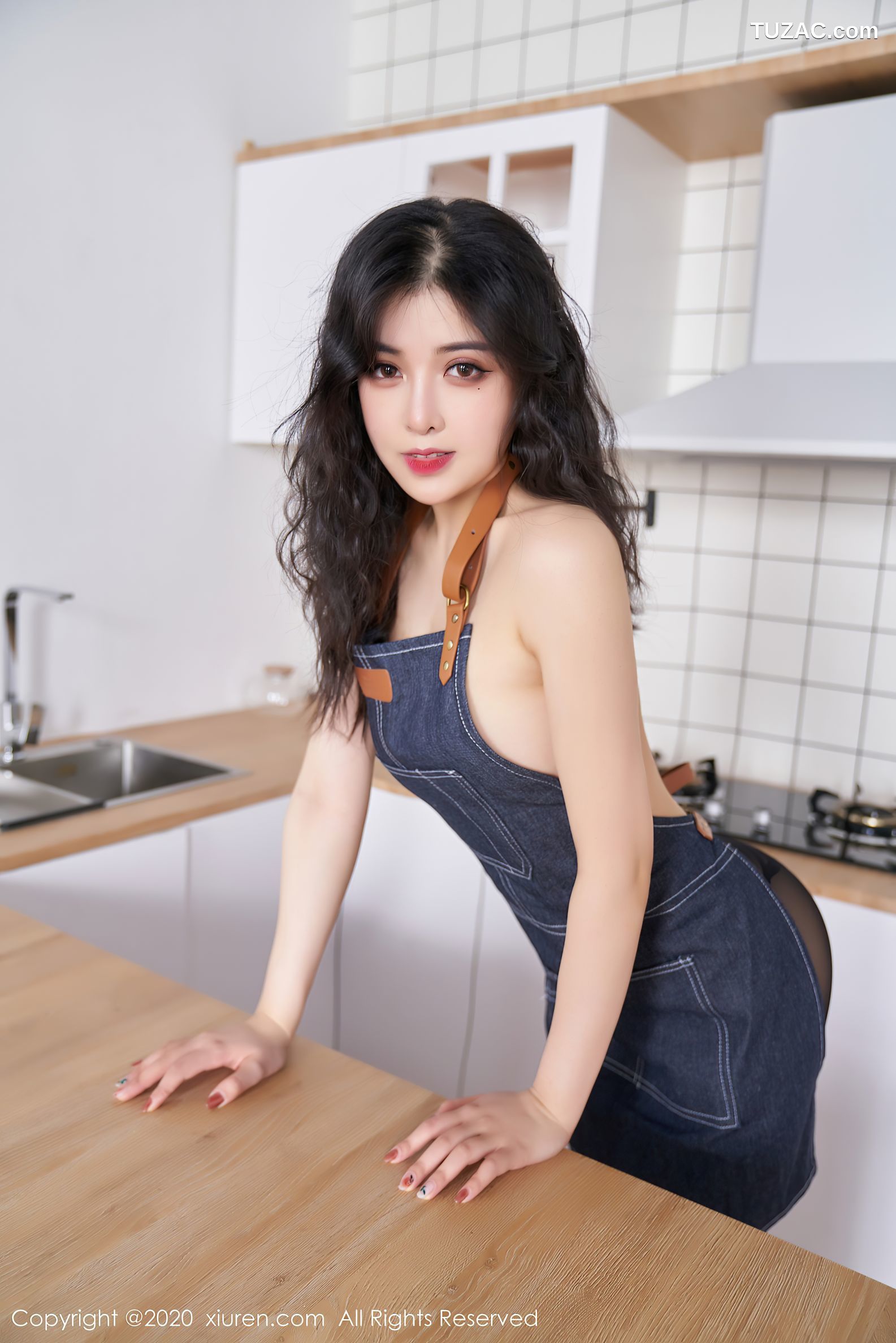 XiuRen秀人网-2697-韩静安-《牛仔吊裙与魅惑黑丝系列》-2020.10.26