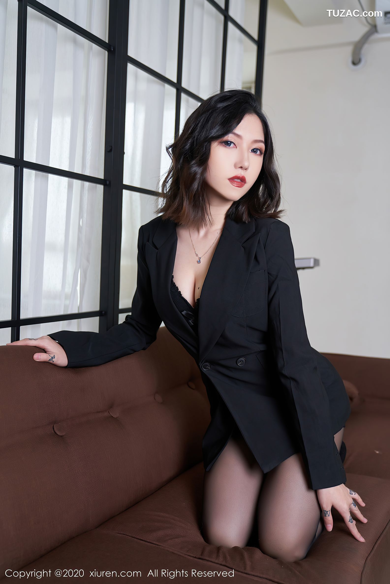 XiuRen秀人网-2711-舌尖上的菊花Ace-《黑衣主题系列》-2020.10.29