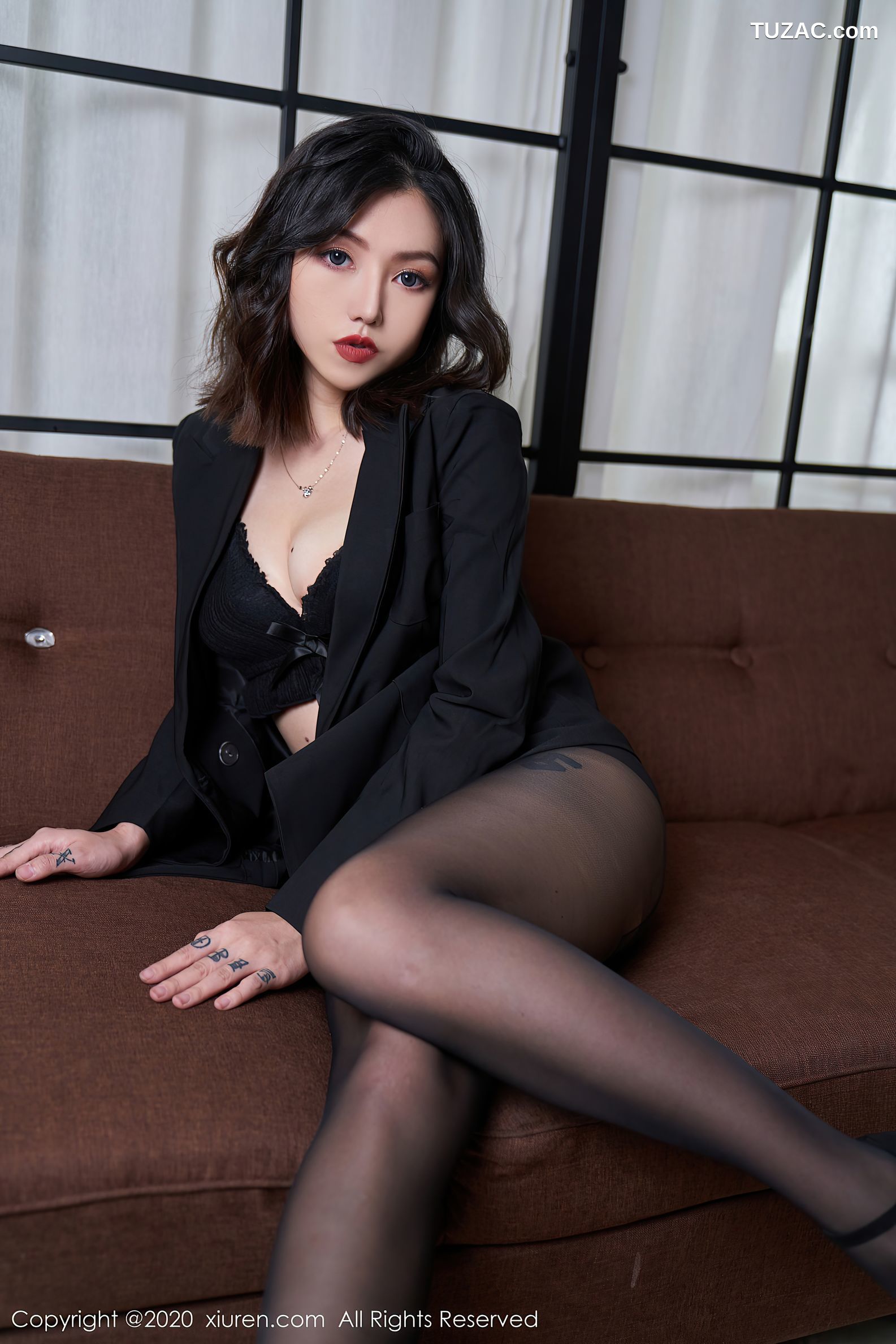 XiuRen秀人网-2711-舌尖上的菊花Ace-《黑衣主题系列》-2020.10.29