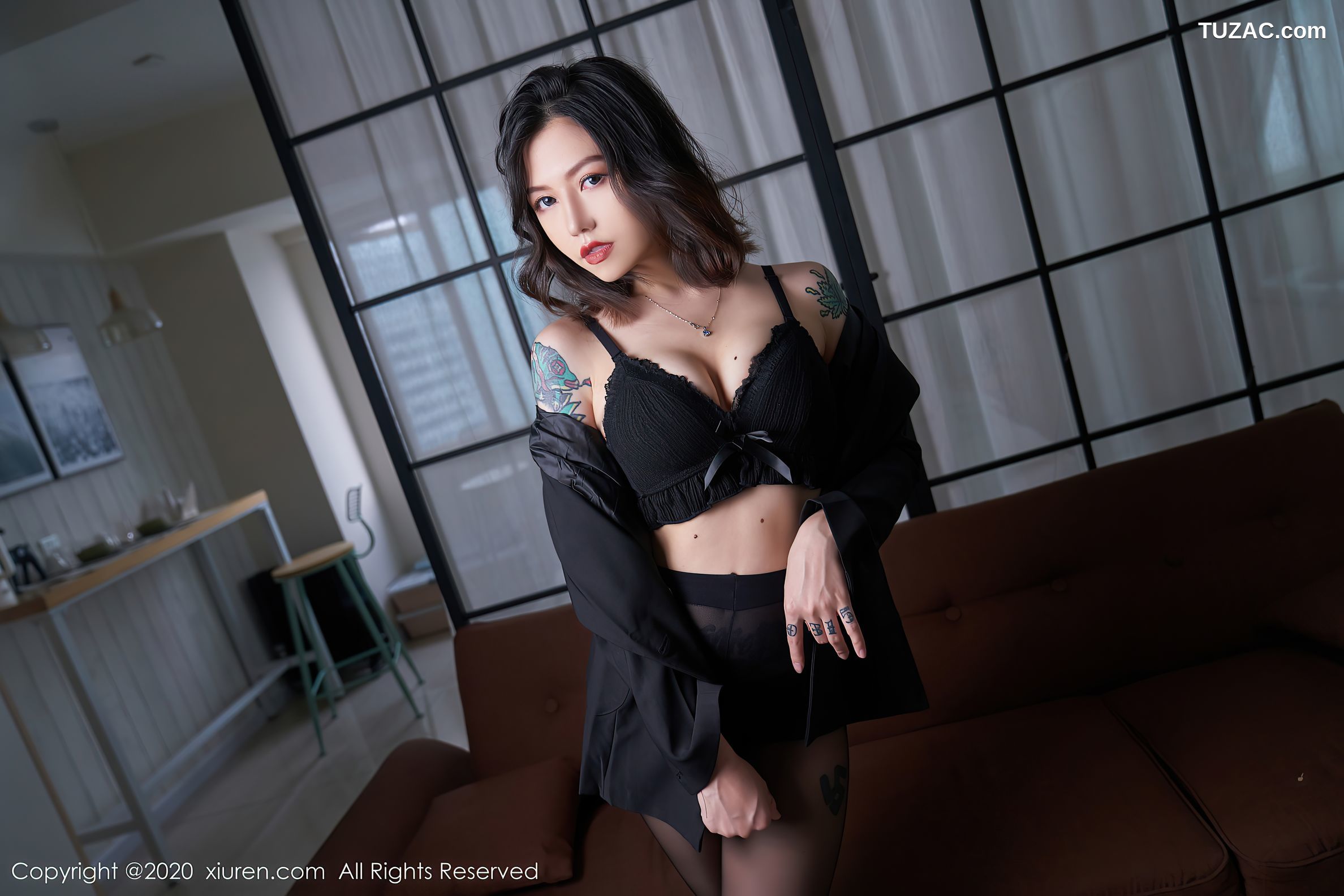 XiuRen秀人网-2711-舌尖上的菊花Ace-《黑衣主题系列》-2020.10.29