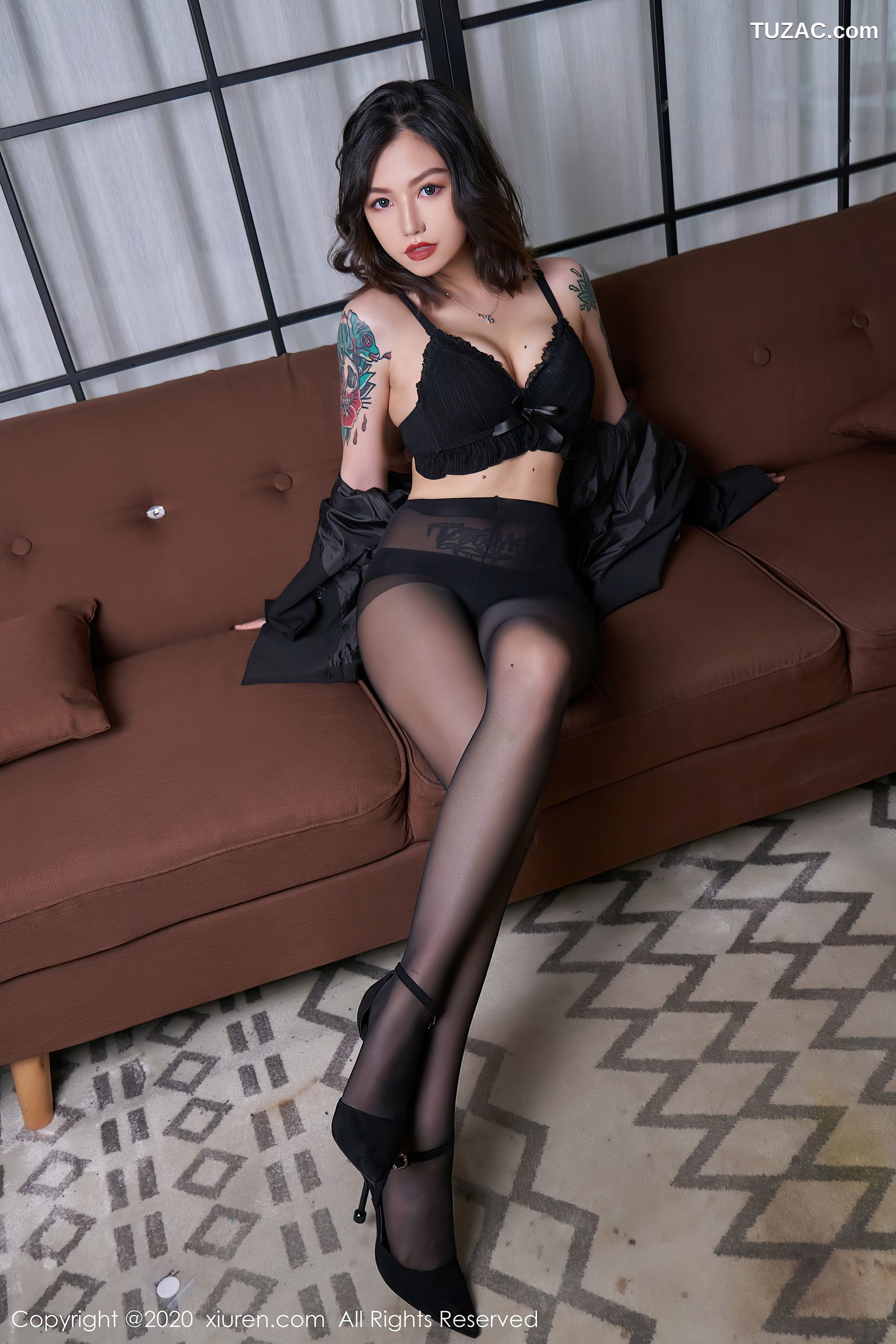 XiuRen秀人网-2711-舌尖上的菊花Ace-《黑衣主题系列》-2020.10.29