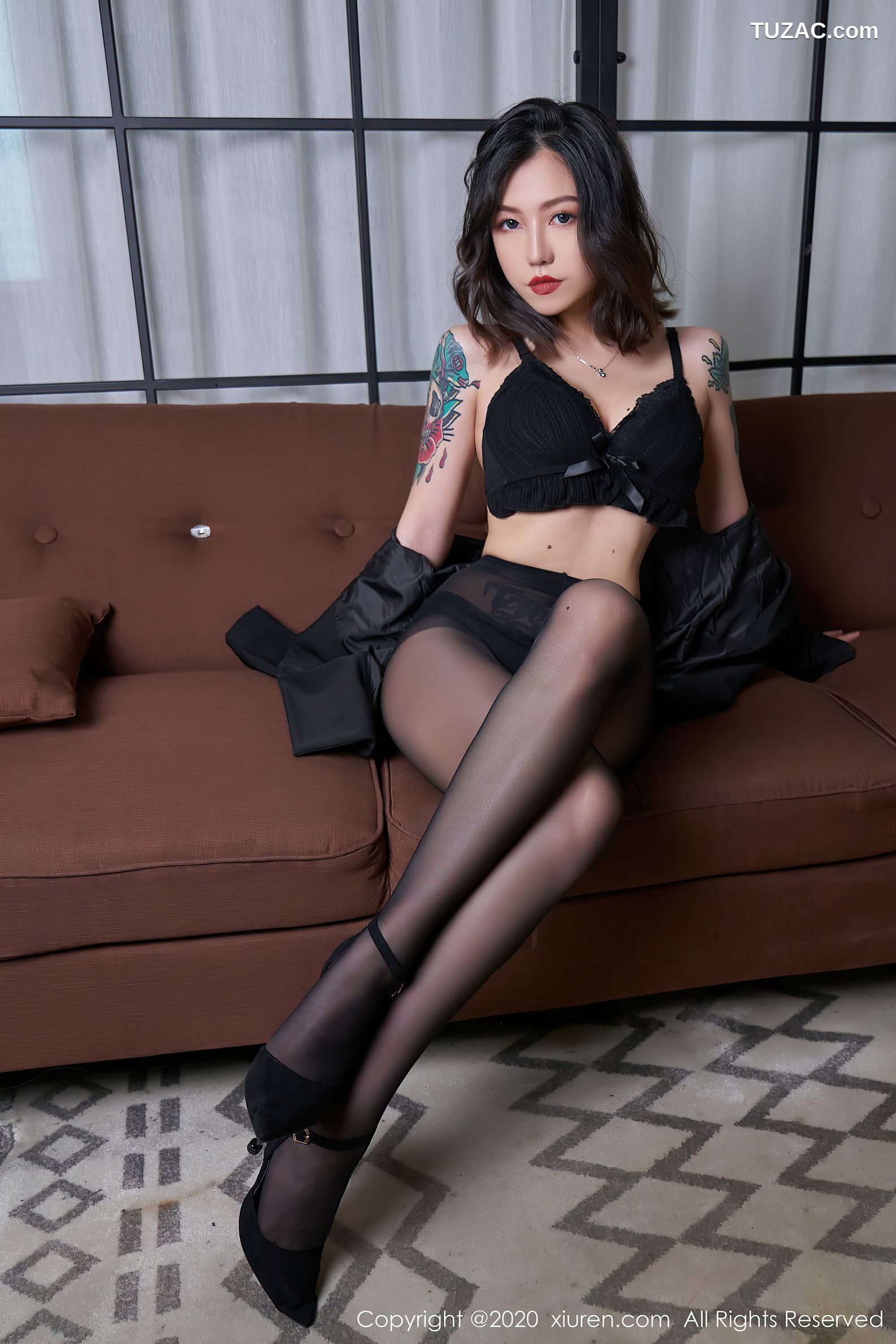 XiuRen秀人网-2711-舌尖上的菊花Ace-《黑衣主题系列》-2020.10.29