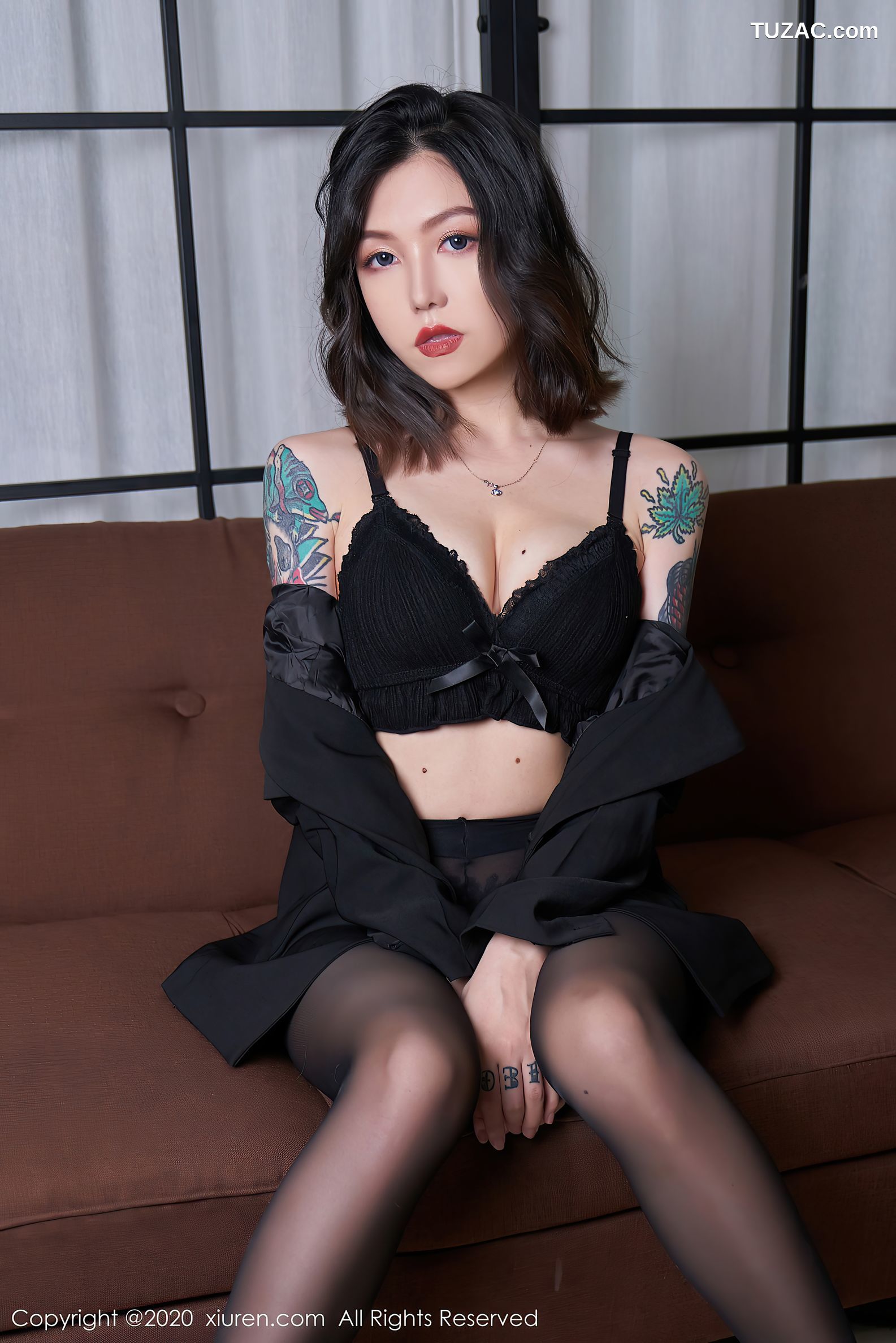 XiuRen秀人网-2711-舌尖上的菊花Ace-《黑衣主题系列》-2020.10.29