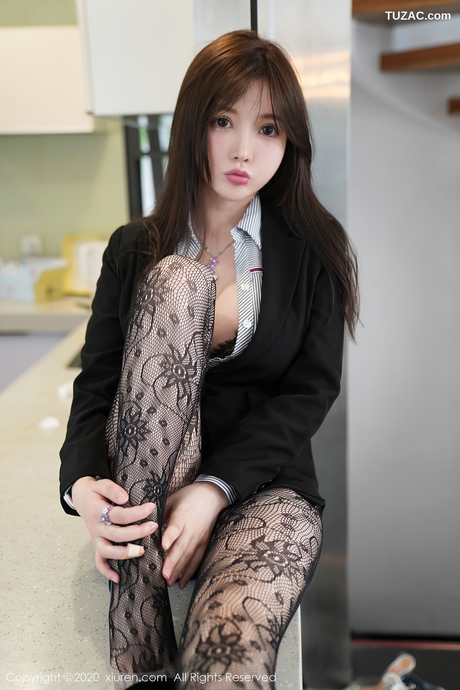 XiuRen秀人网-2725-糯美子Babe-《经典的职场0L网袜系列》-2020.11.02