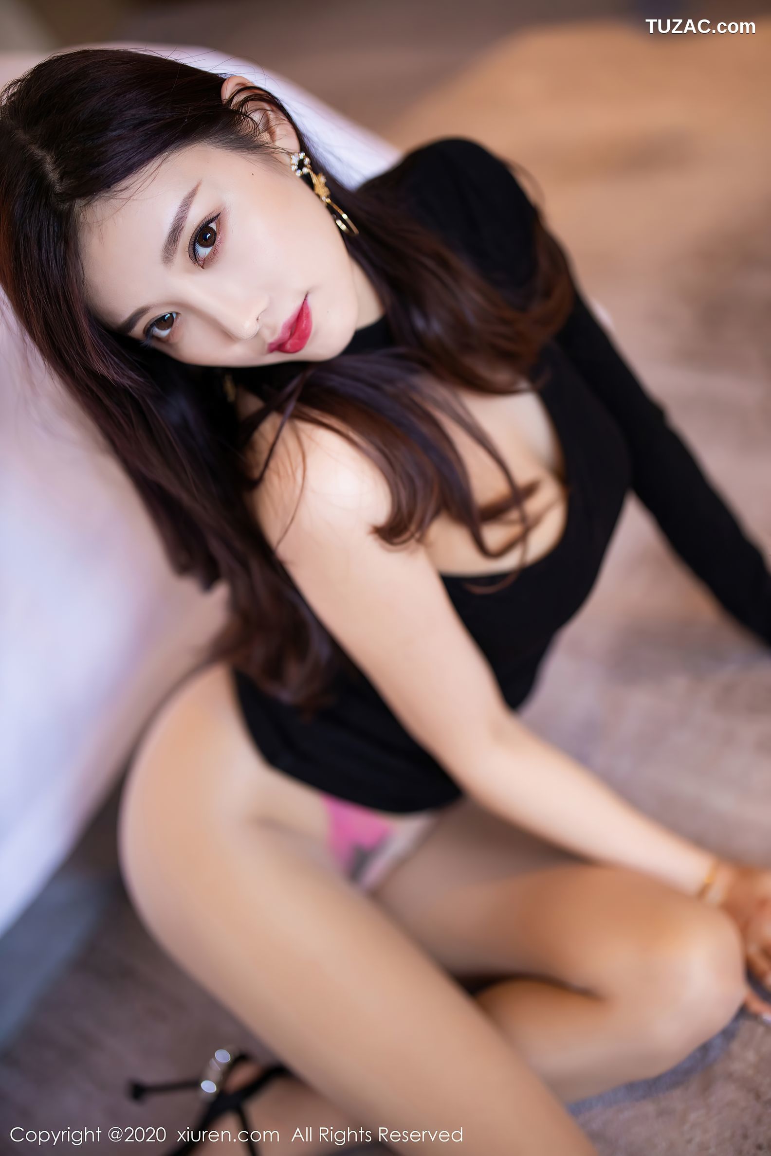 XiuRen秀人网-2733-杨晨晨-《曼妙多姿婀娜姿态娇柔欲滴》-2020.11.03