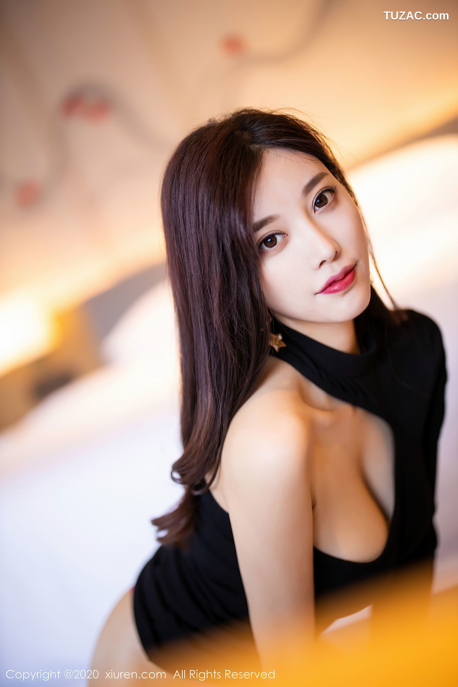 XiuRen秀人网-2733-杨晨晨-《曼妙多姿婀娜姿态娇柔欲滴》-2020.11.03